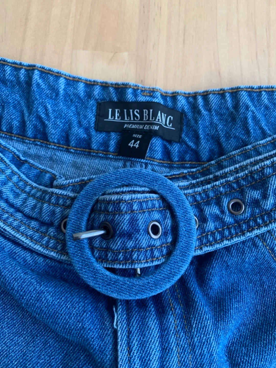 Le Lis Blanc Denim Shorts - Size 44 image indicator(2)