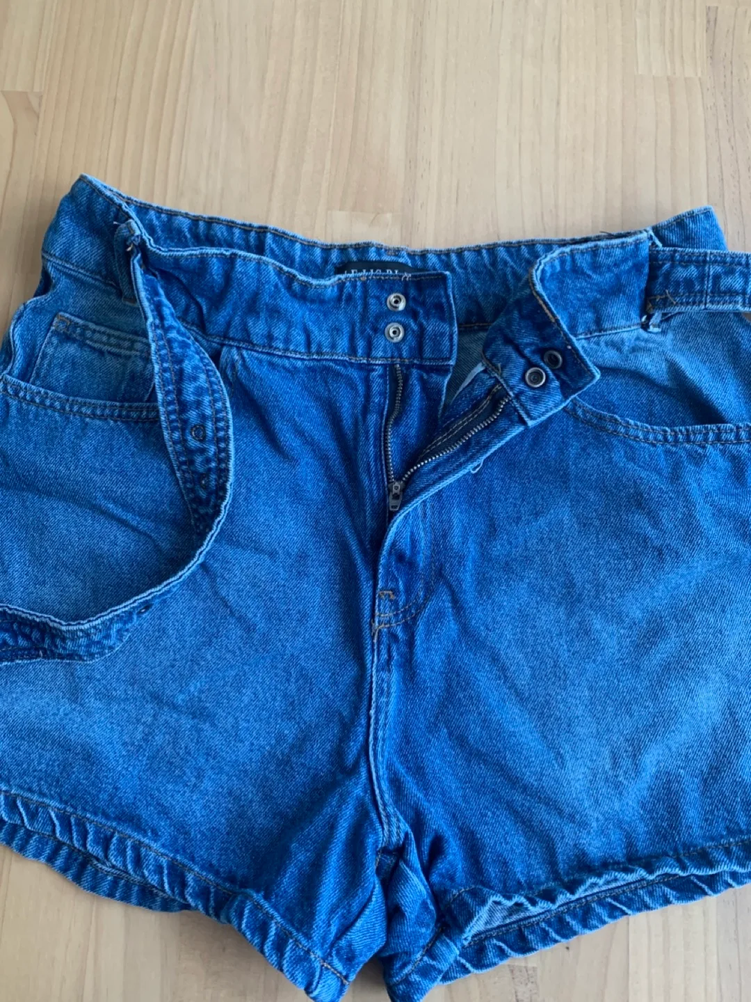 Le Lis Blanc Denim Shorts - Size 44 image indicator(4)