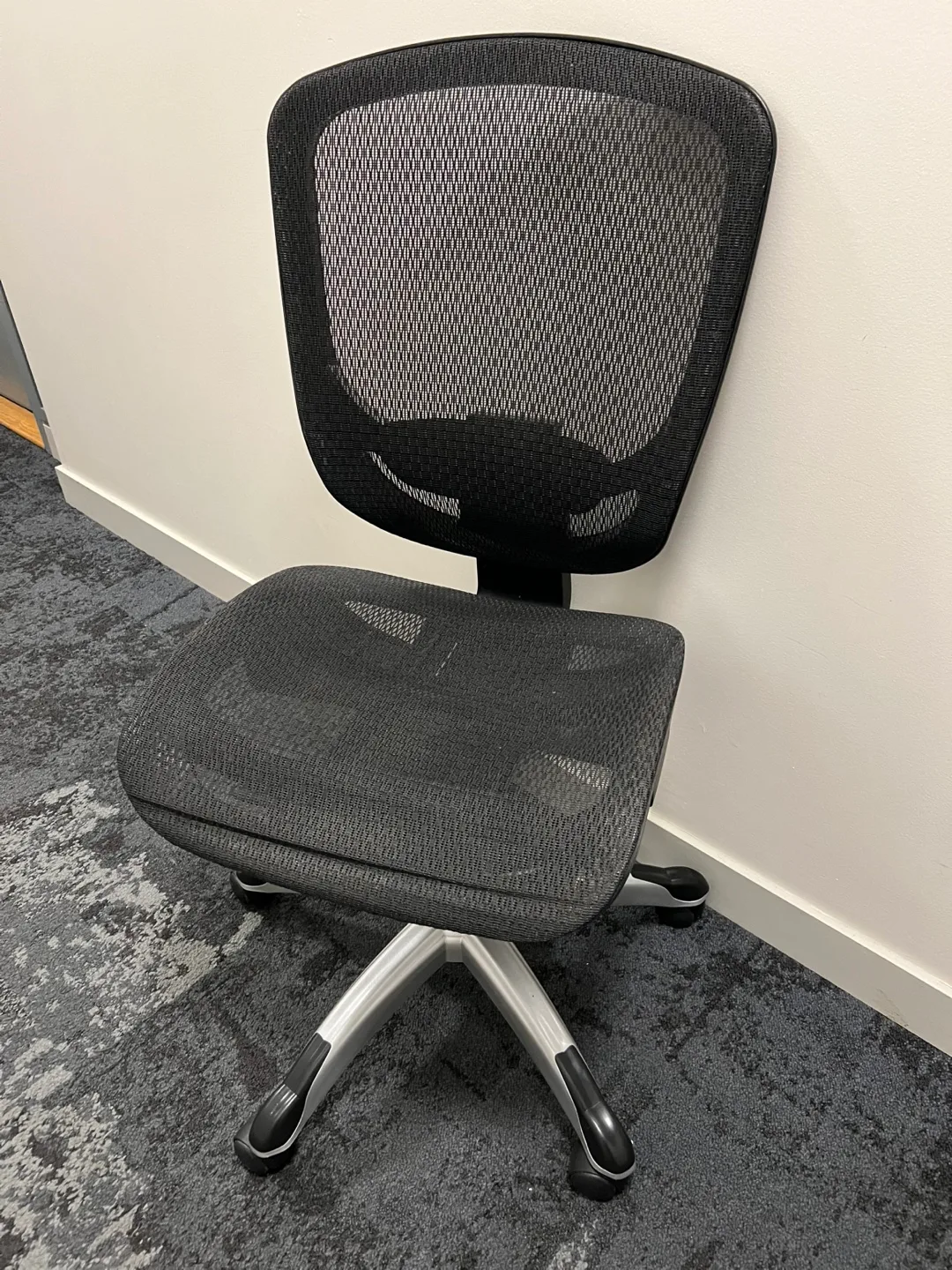 Black Mesh Office Chair thumbnail