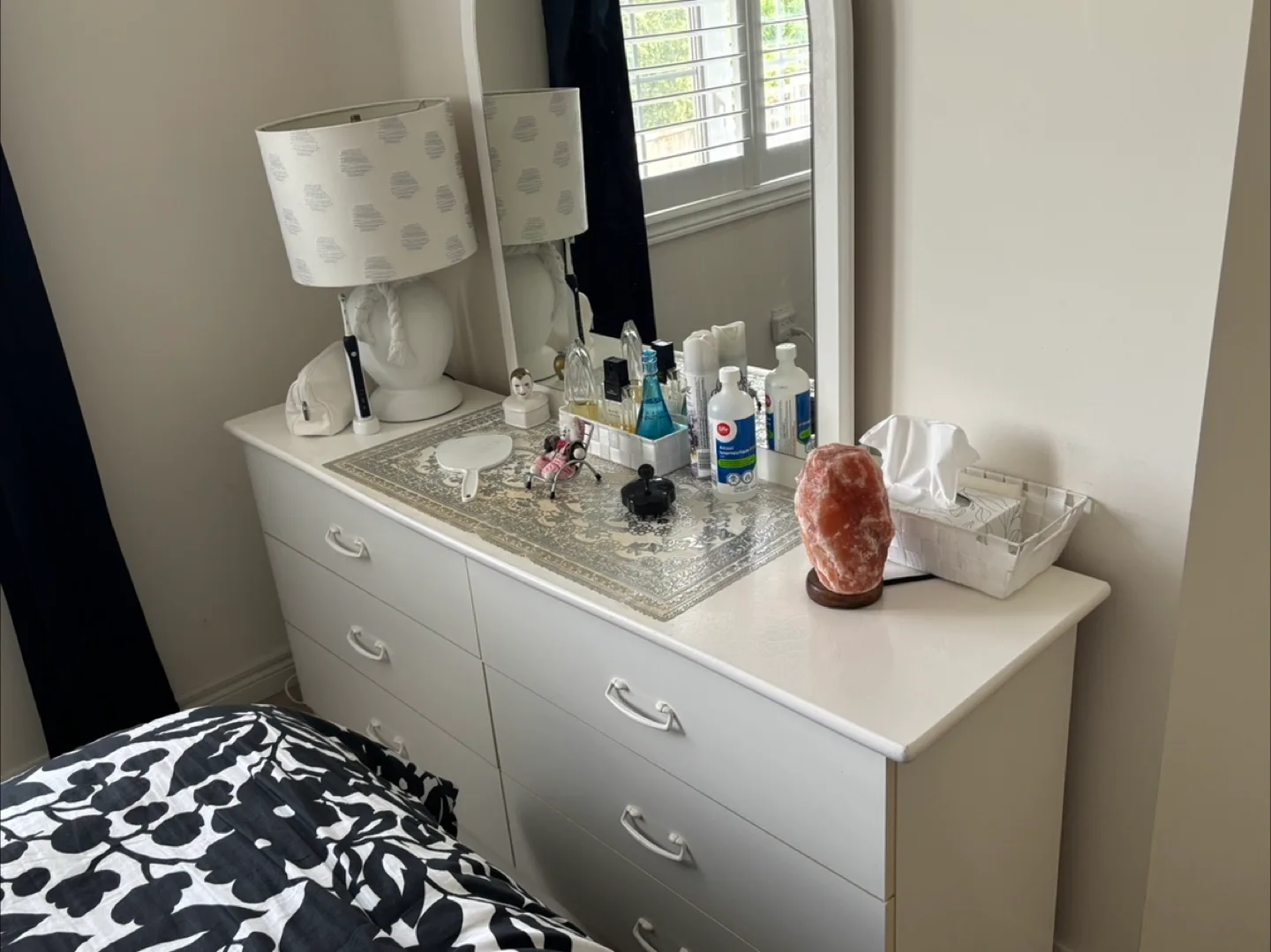 Four piece double wooden frame bed set image indicator(4)