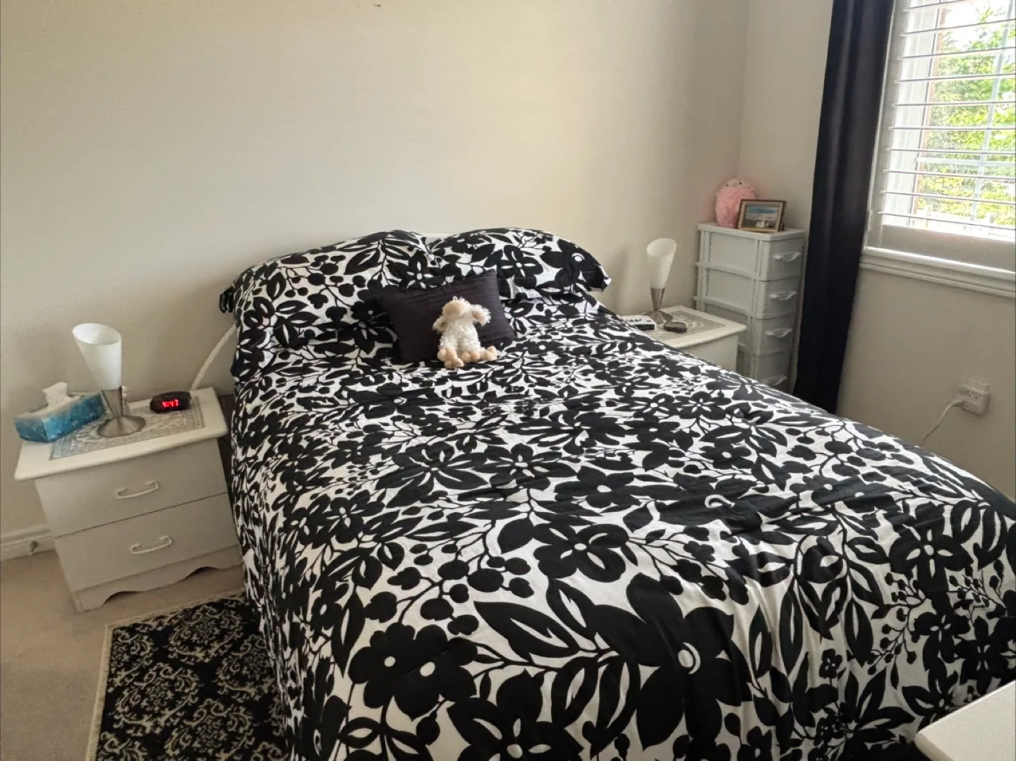 Four piece double wooden frame bed set image indicator(2)