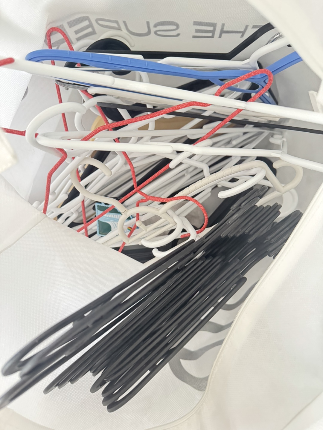 Approx. 50 Mixed Lot of Clothes Hangers - photo 2
