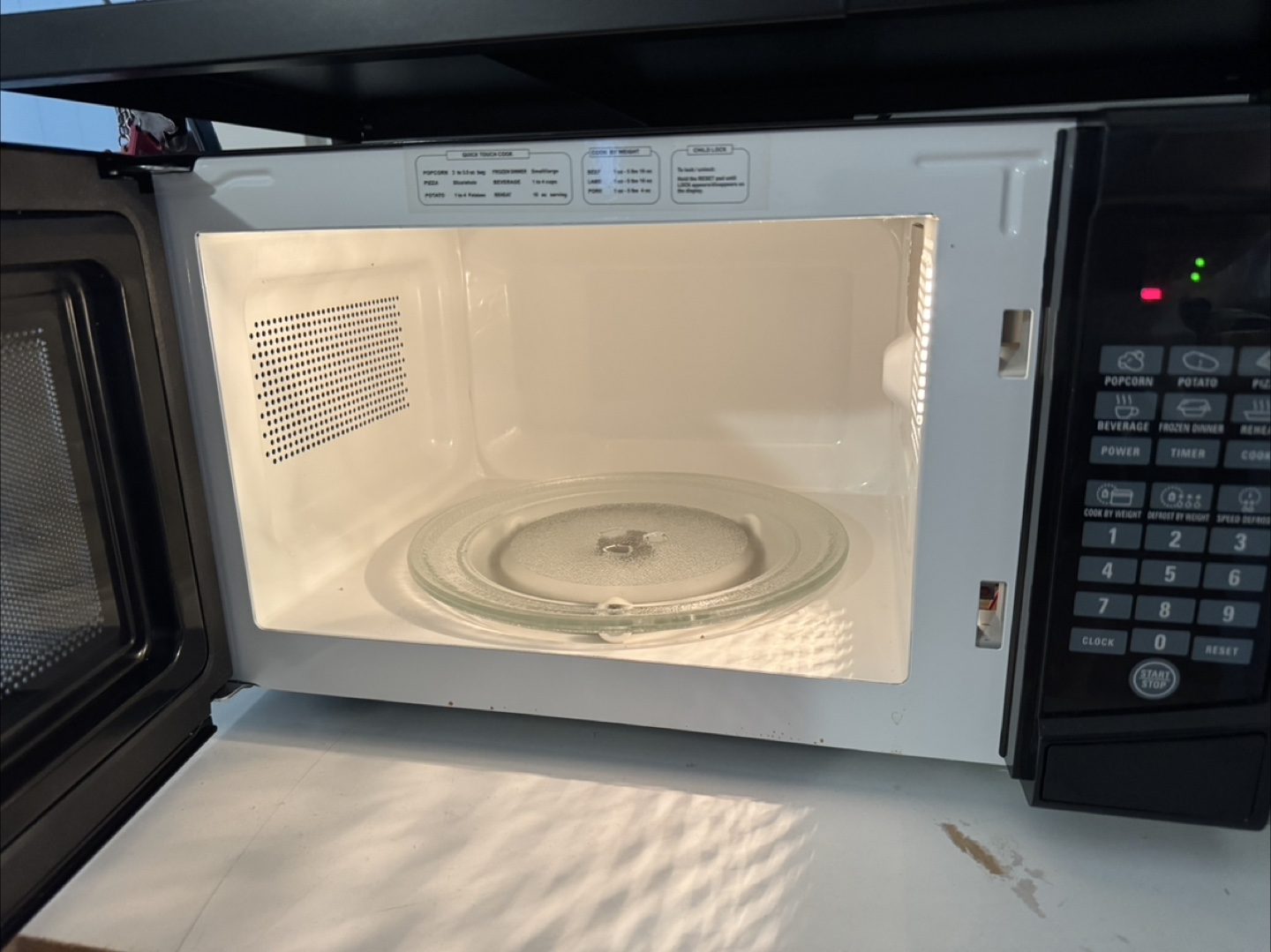 RCA Microwave - Black - photo 2