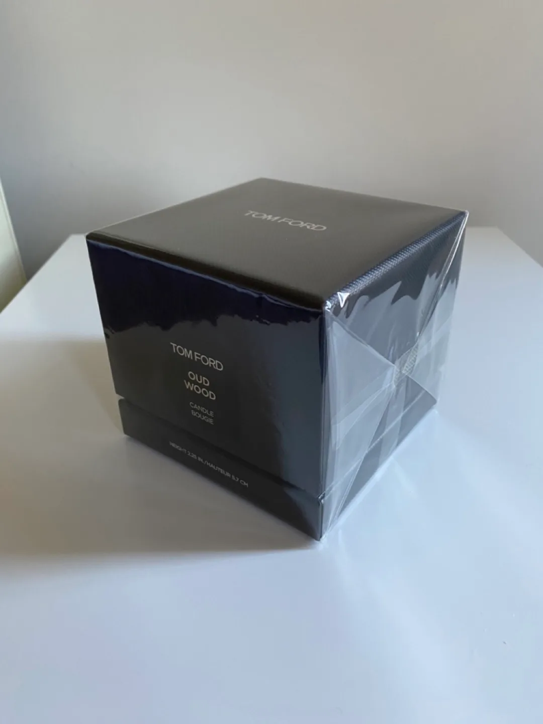 Tom Ford Oud Wood Candle image indicator(2)