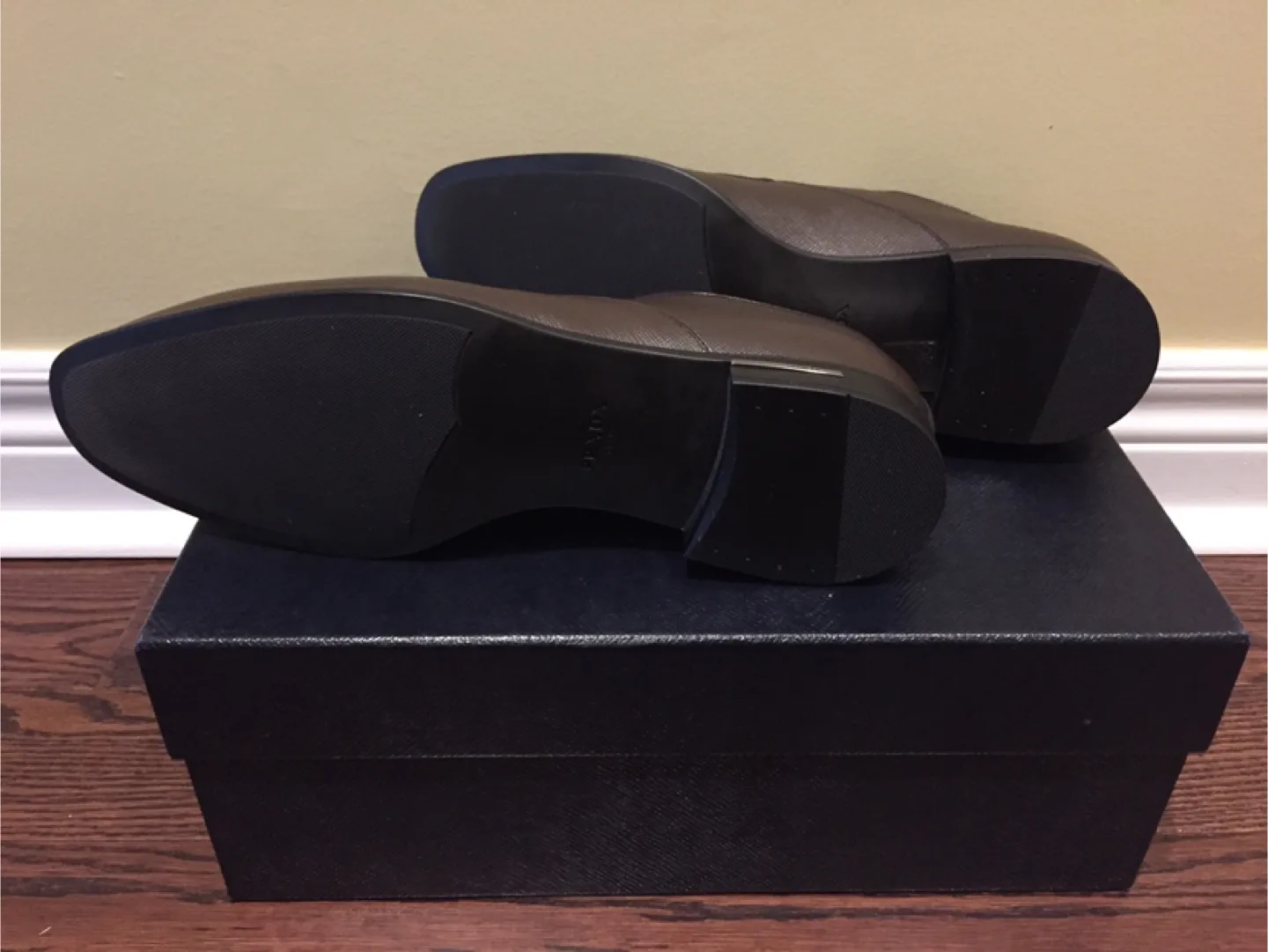 Prada Leather Shoes *NEW* image indicator(6)