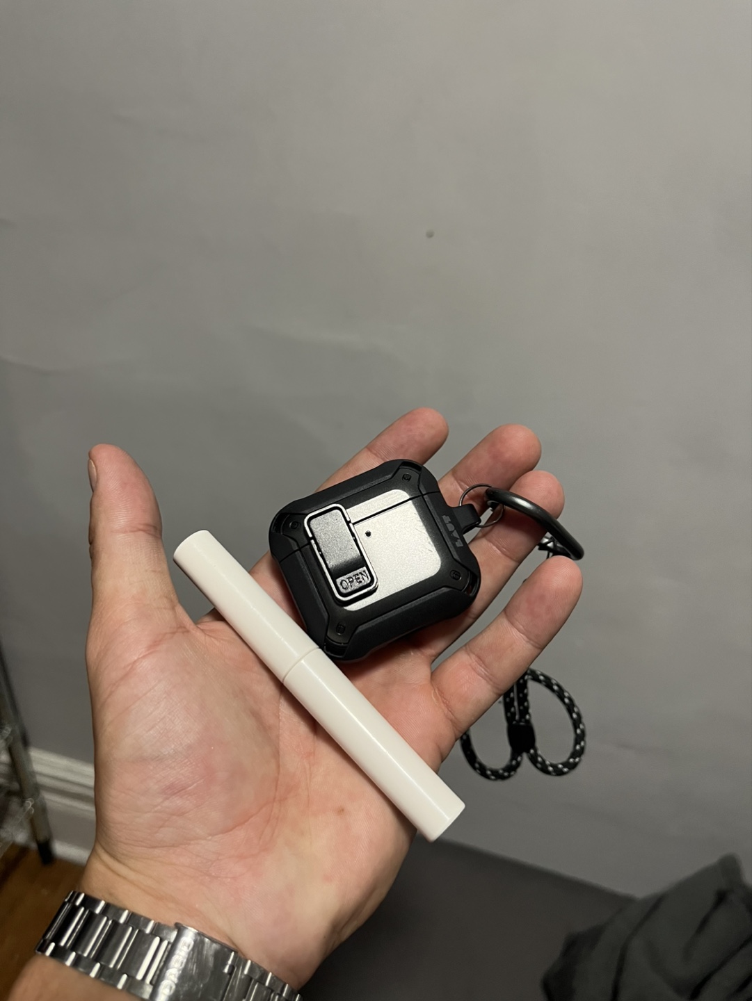 Apple Airpods 4 Pro with Case and Cleaning Pen
