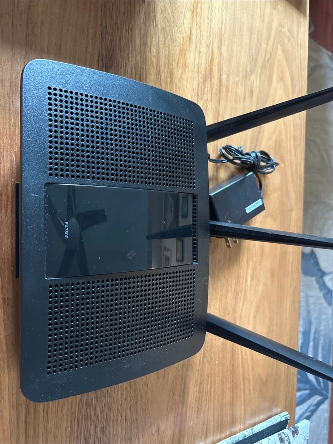 Linksys EA7500 V2 WiFi Router thumbnail