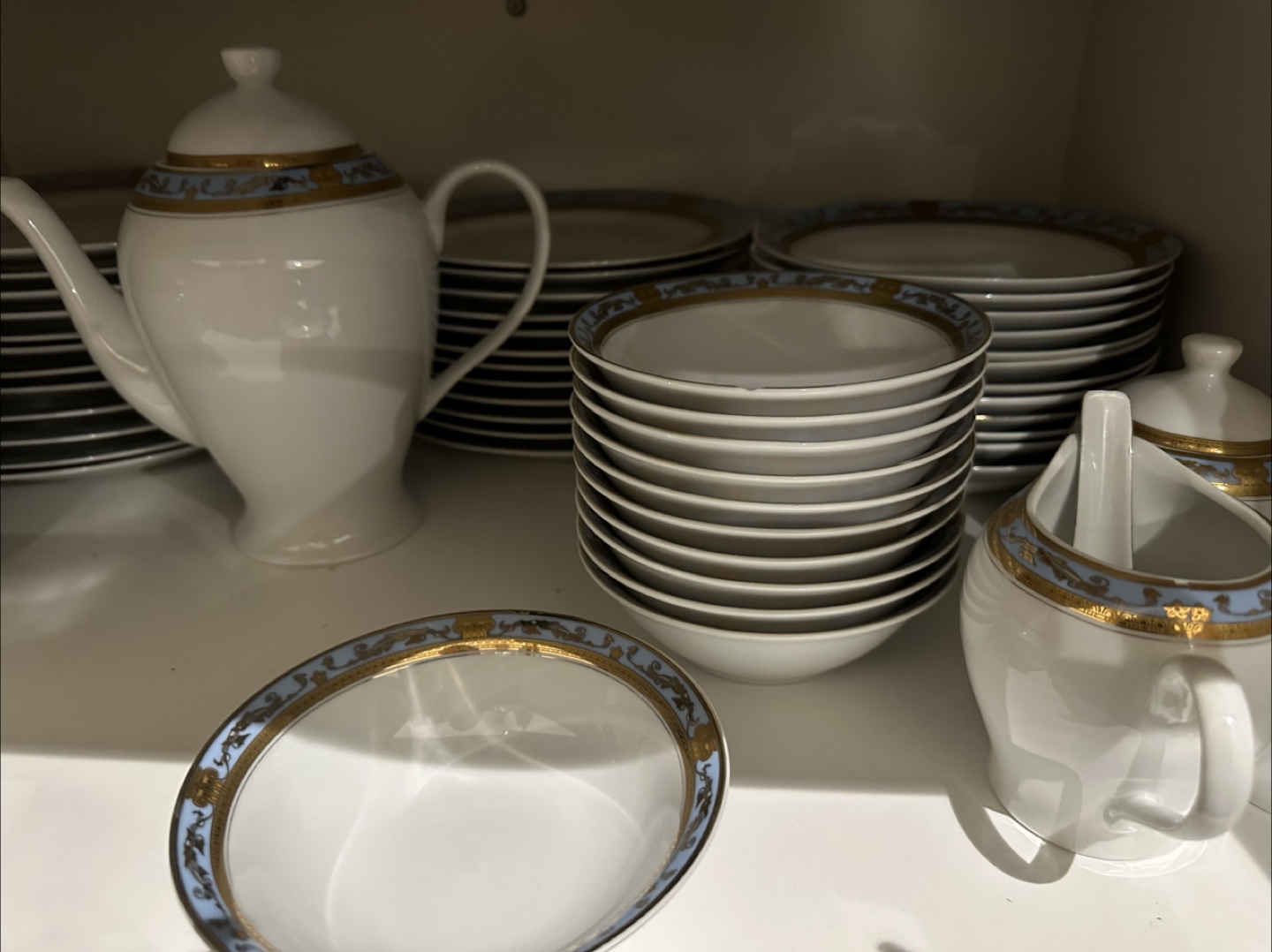 Porcelain Tea Set - Elegant Design - photo 2