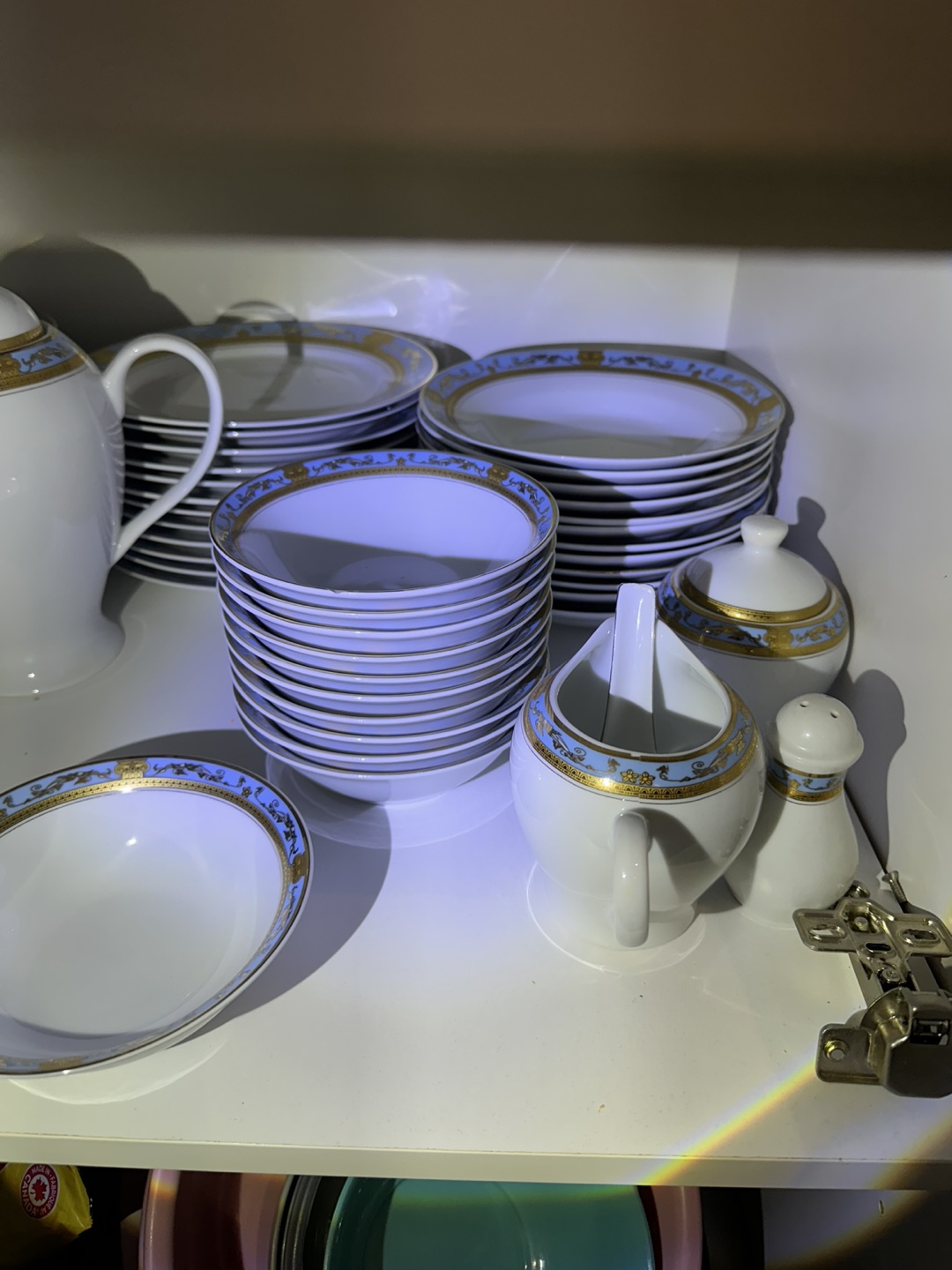 Porcelain Tea Set - Elegant Design - photo 5