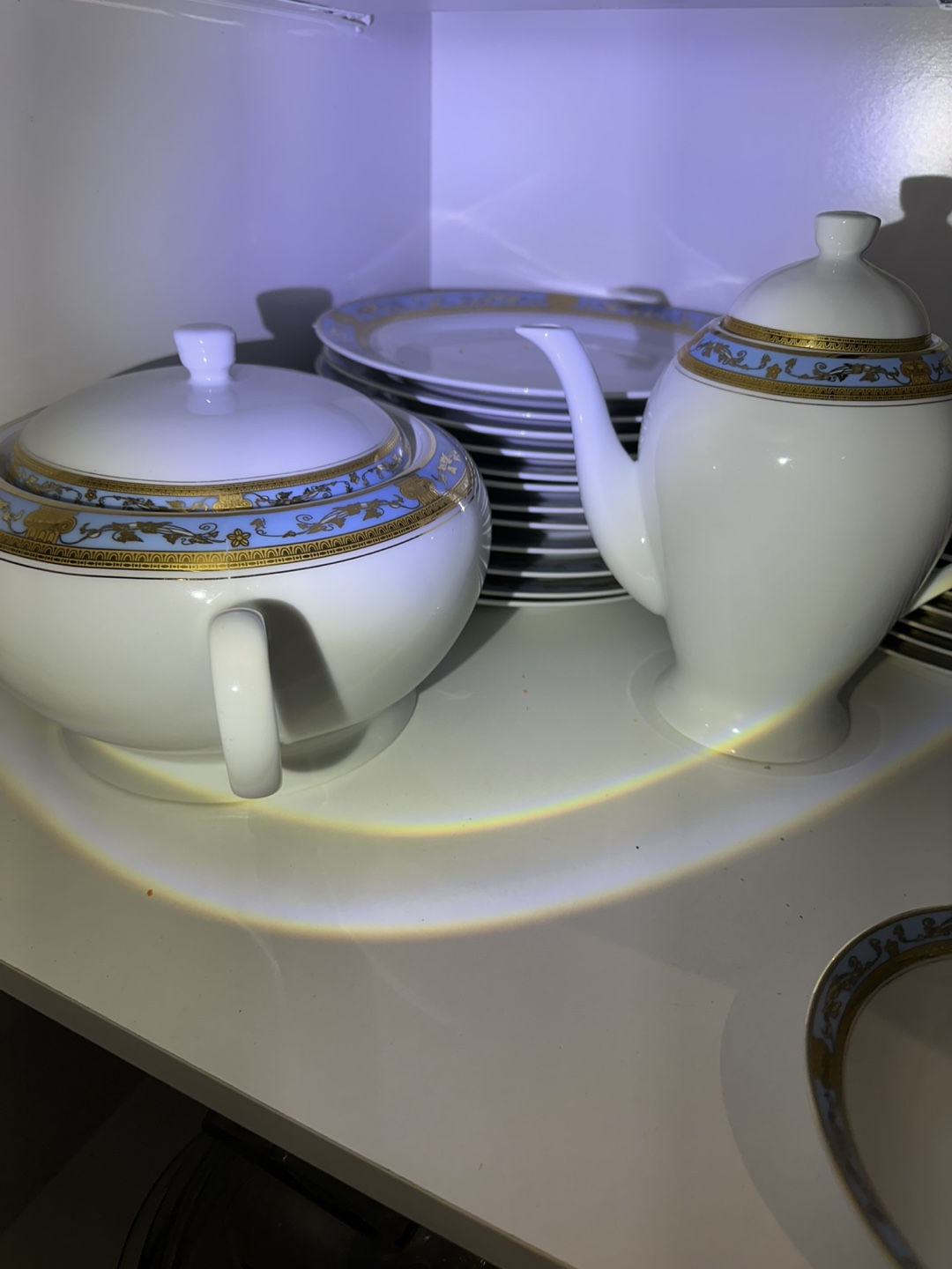 Porcelain Tea Set - Elegant Design - photo 4