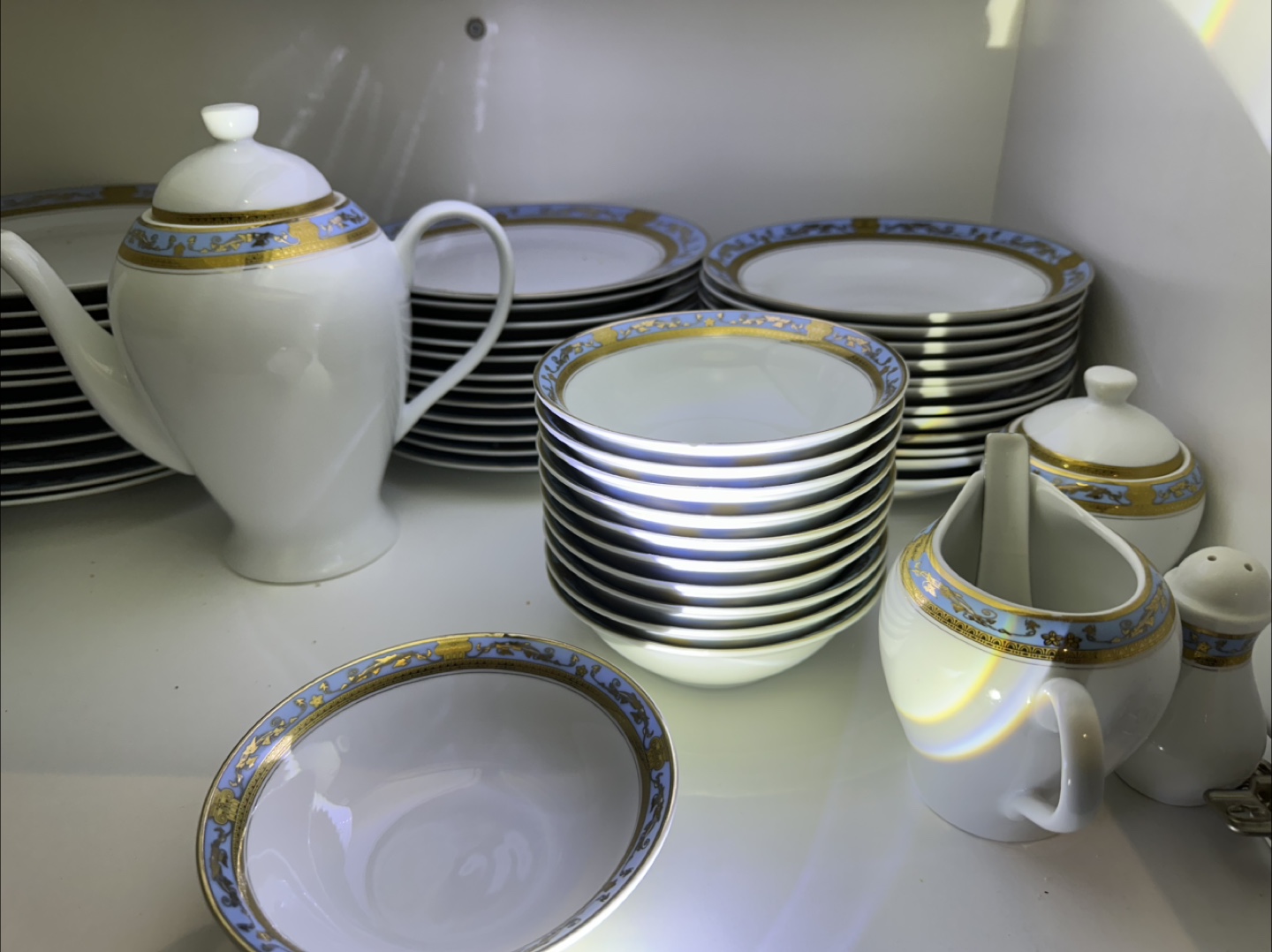 Porcelain Tea Set - Elegant Design - photo 3