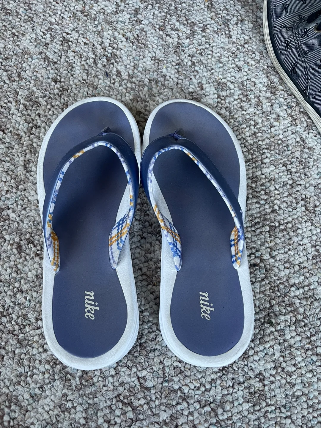 Nike Sandals thumbnail