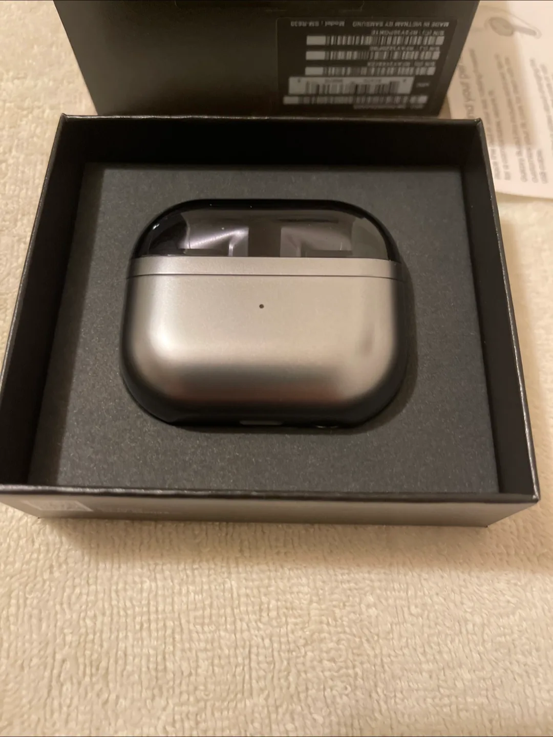 Samsung Galaxy Buds3 Pro - Like New! image indicator(2)
