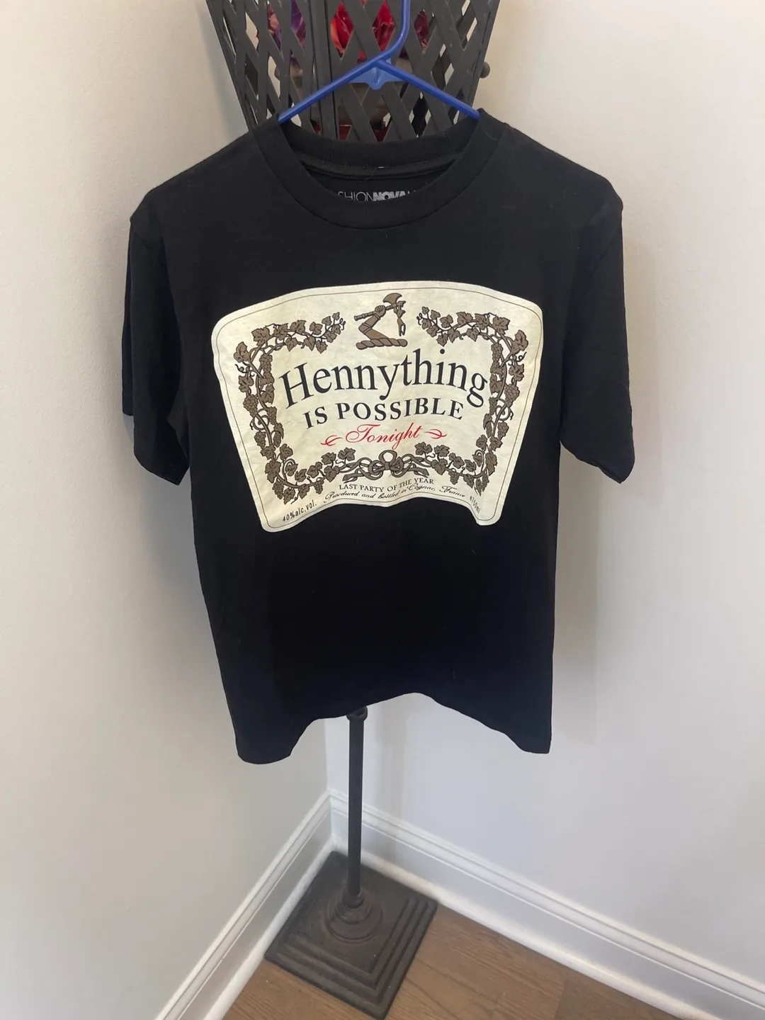 Fashion Nova Men 'Hennything' Graphic Tee - Medium thumbnail