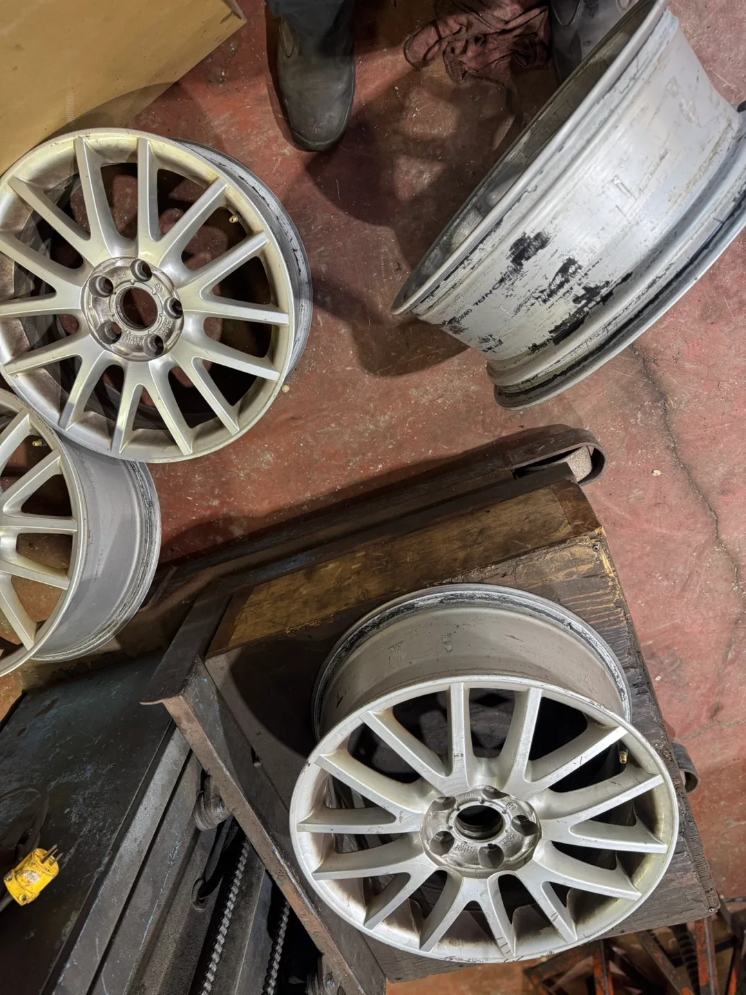 Volkswagen Alloy Wheels - Set of 4 image indicator(2)