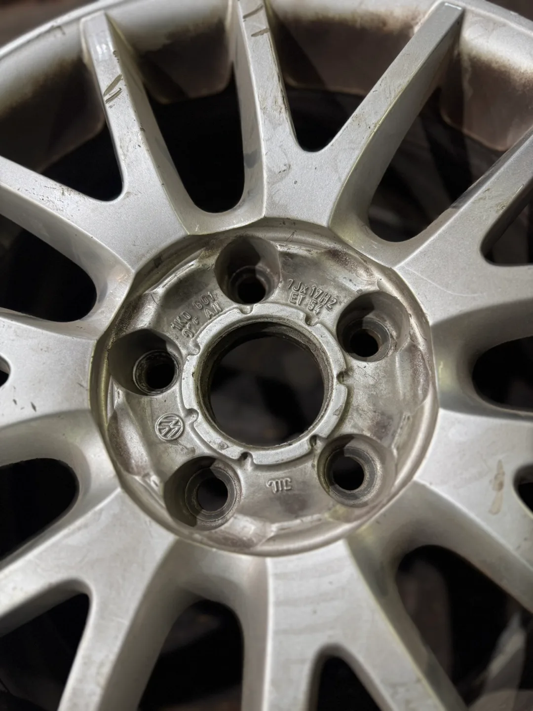 Volkswagen Alloy Wheels - Set of 4 image indicator(3)