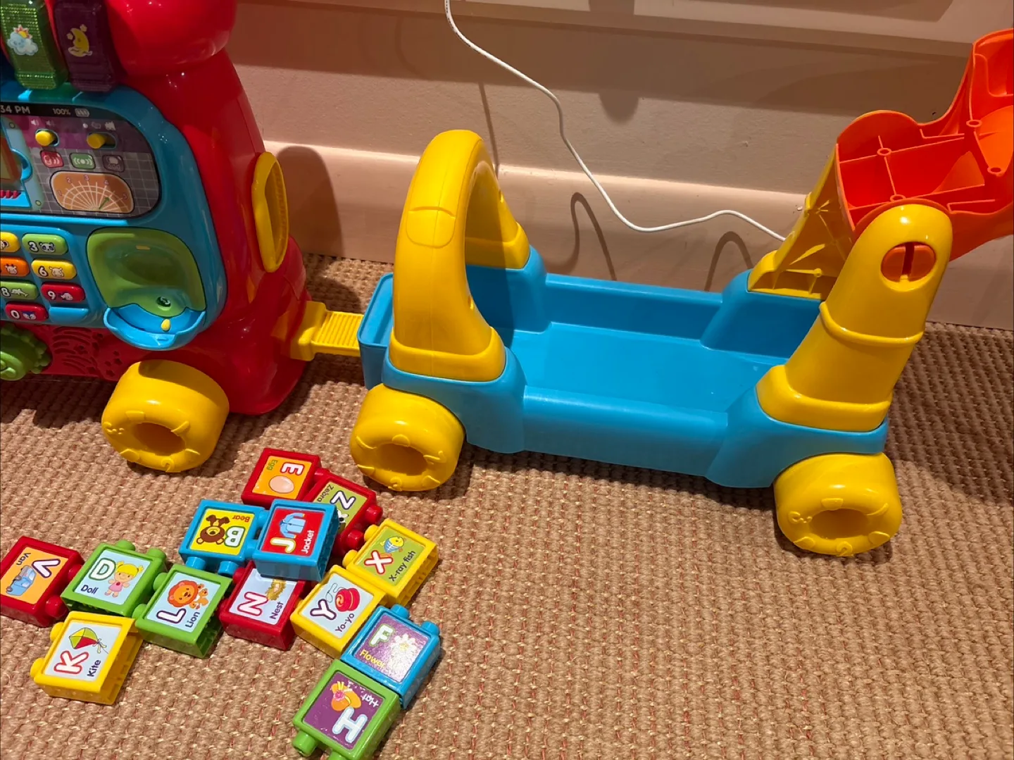 VTech Sit-to-Stand Alphabet Train image indicator(3)