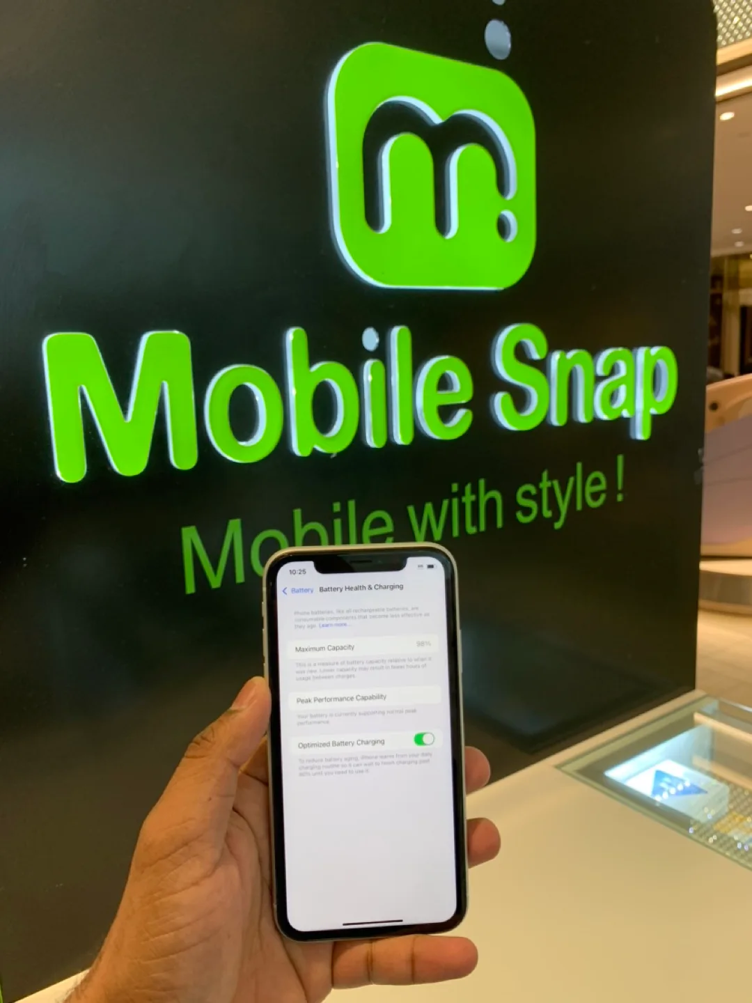 Apple iPhone XR - 64GB - White thumbnail