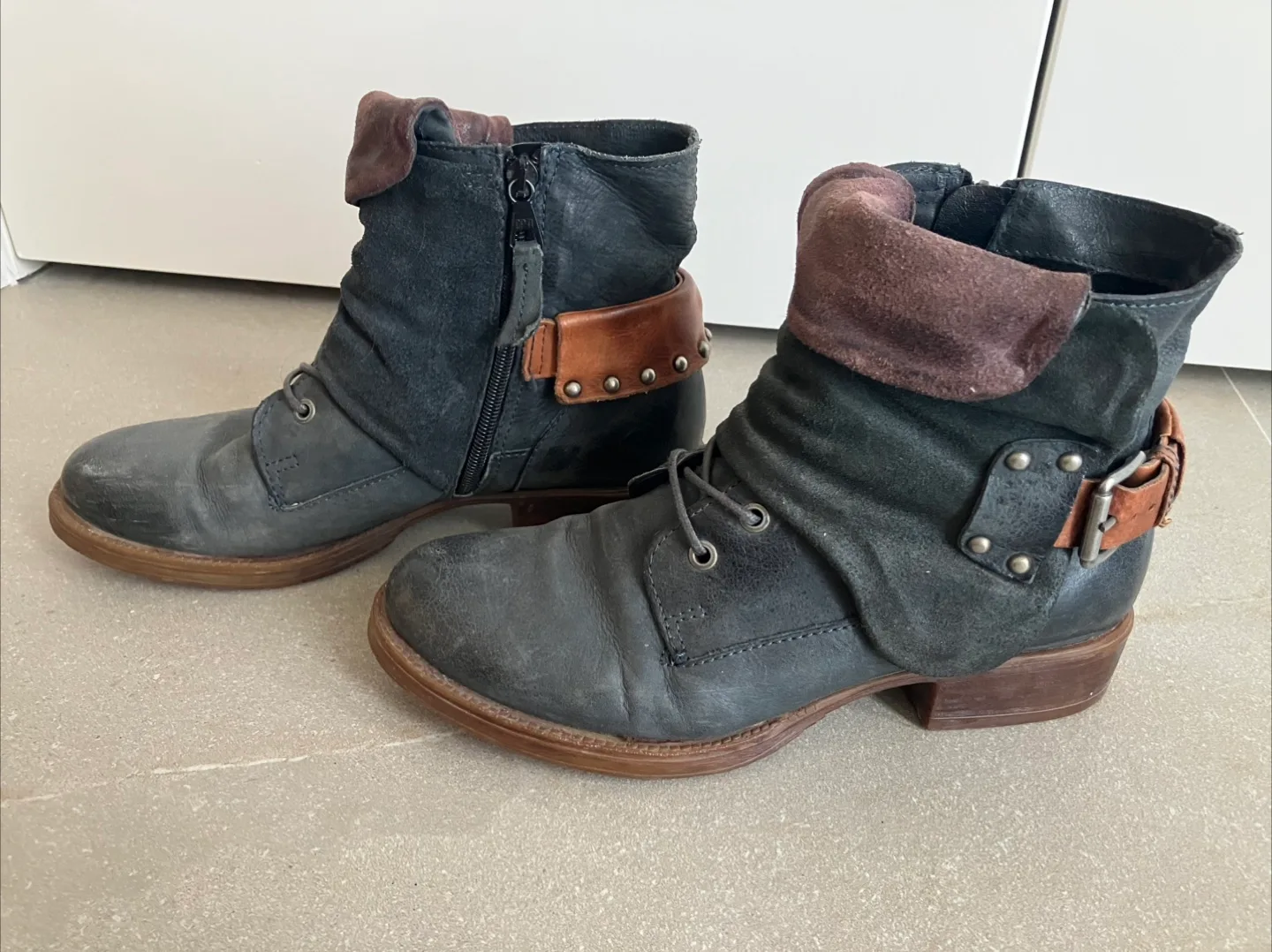 Leather Ankle Boots, Size 9 thumbnail