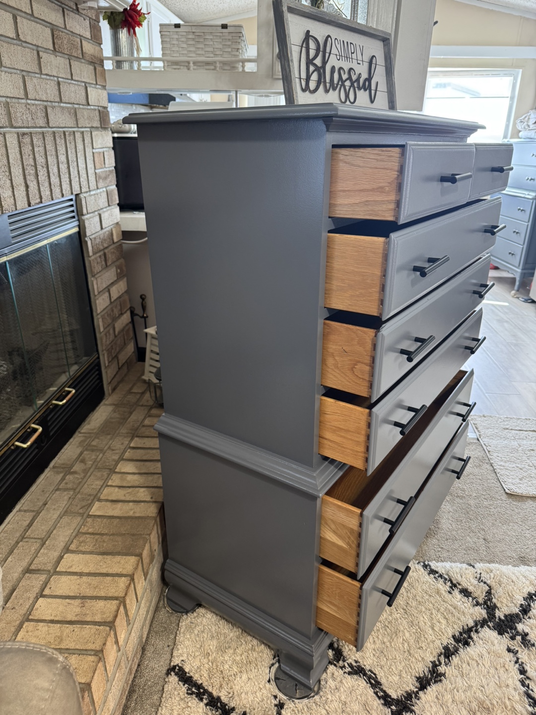 ✨✨GORGEOUS GRAY TALL AND BIG 7 DRAWER DRESSER✨✨ - photo 3