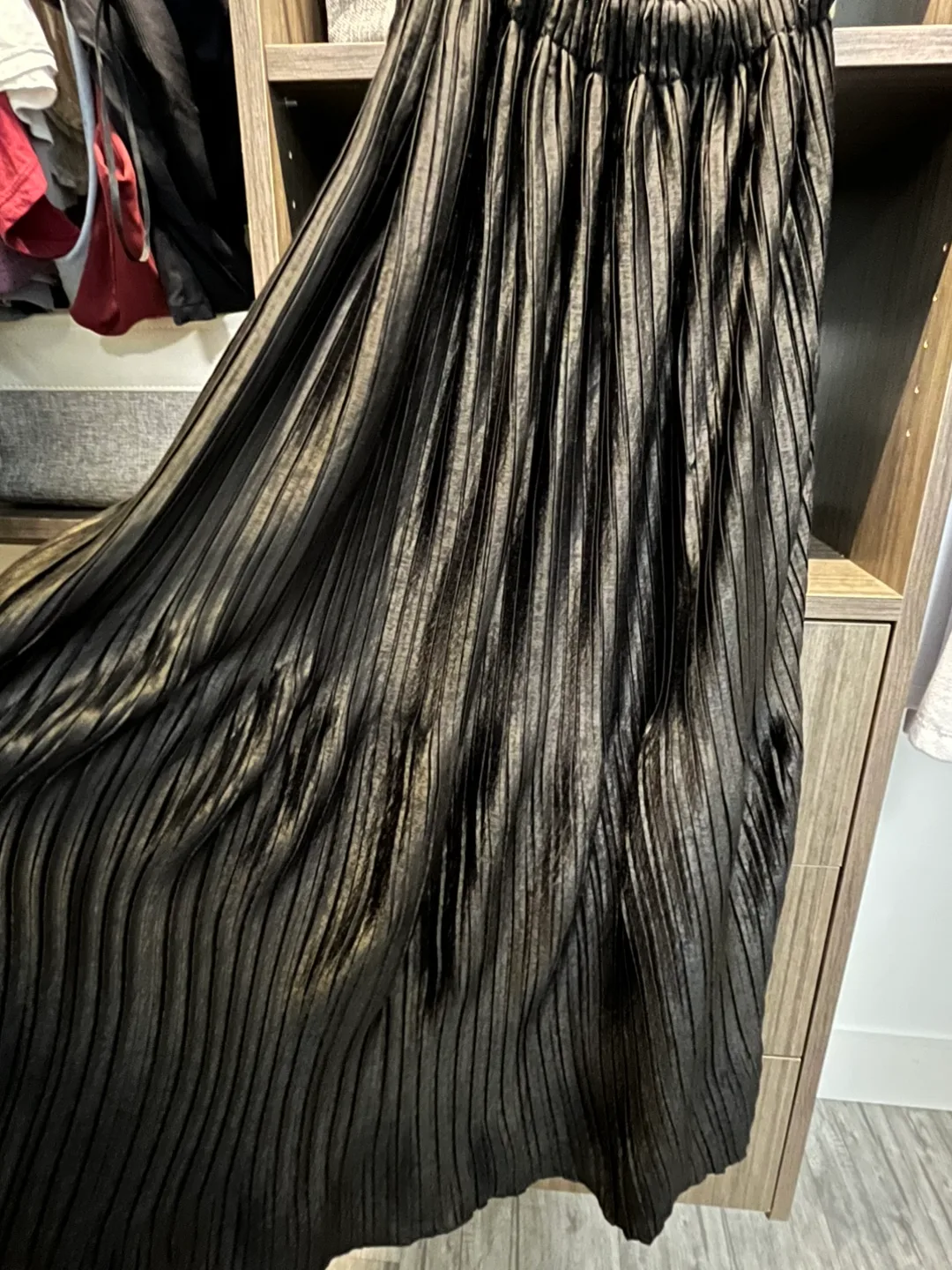 Pleated Black Maxi Skirt image indicator(2)