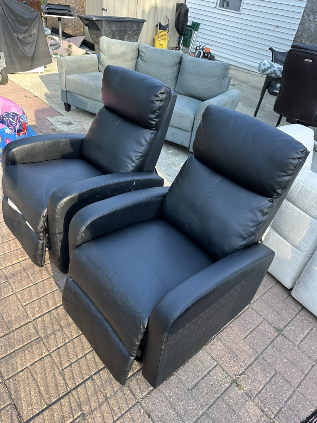Pair of Black Leather Recliners - 32 inches - photo 3