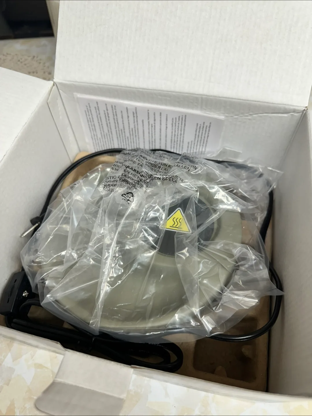 Scentsy Warmer with Artificial Succulents image indicator(3)