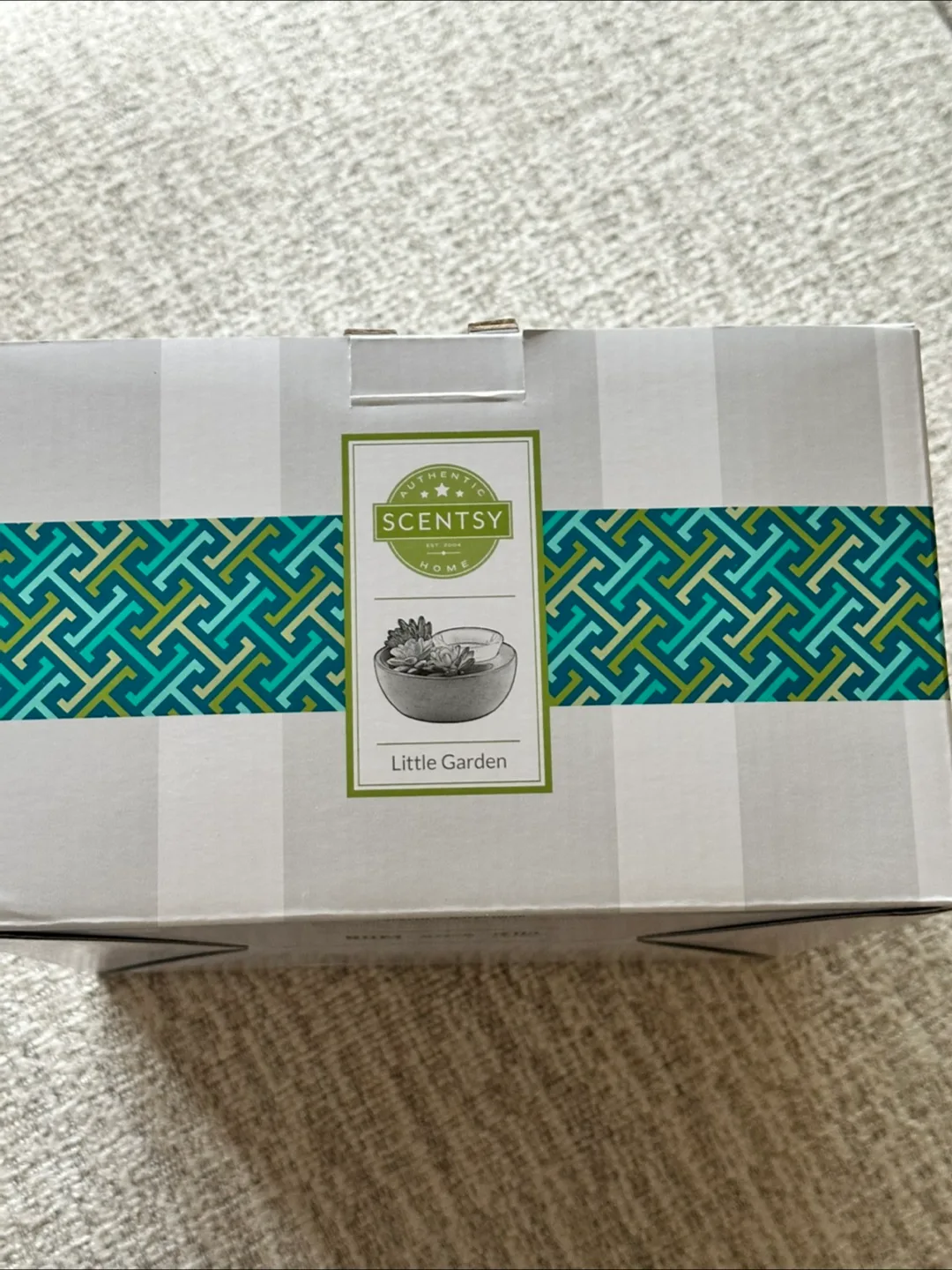 Scentsy Warmer with Artificial Succulents image indicator(6)