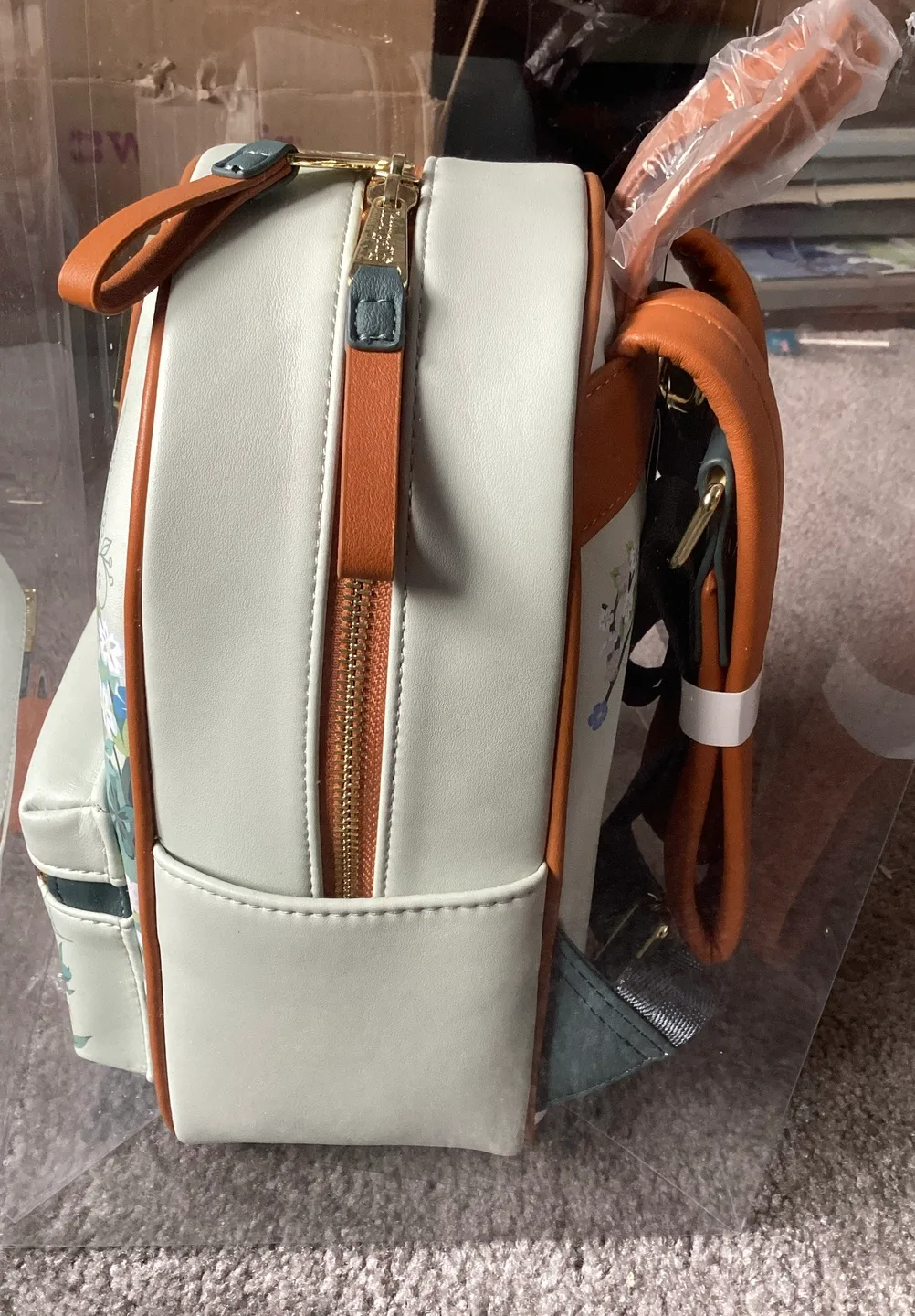 Disney Loungefly Snow White Mini Backpack image indicator(3)