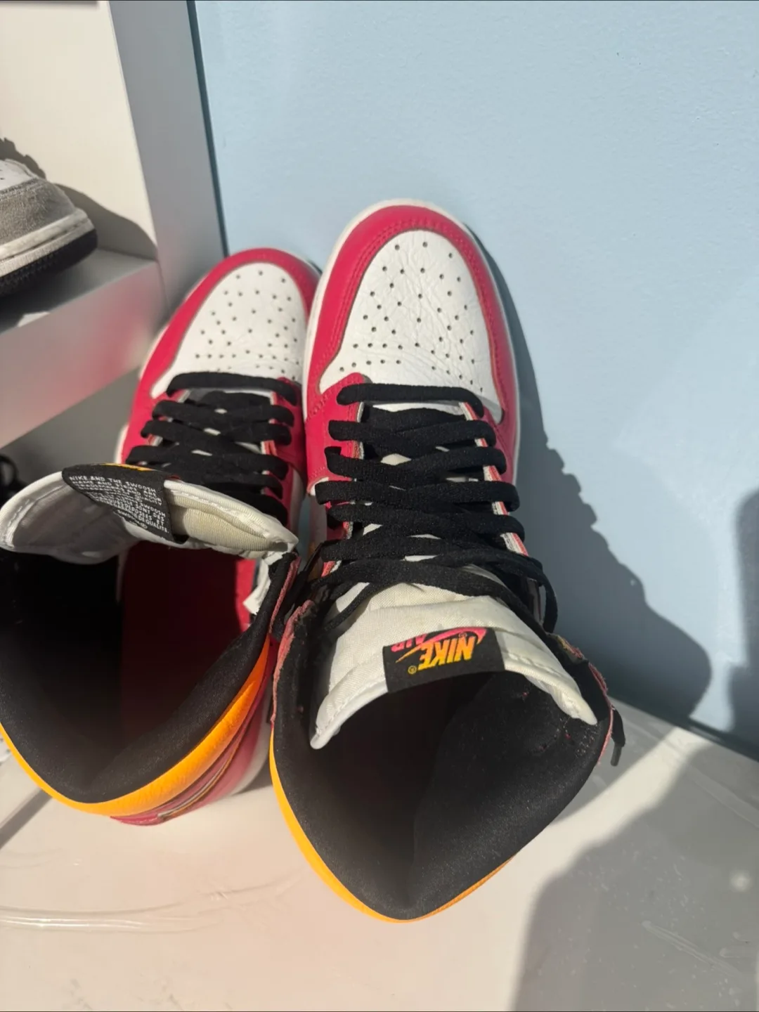 Nike Air Jordan 1 High Pink/Yellow image indicator(2)