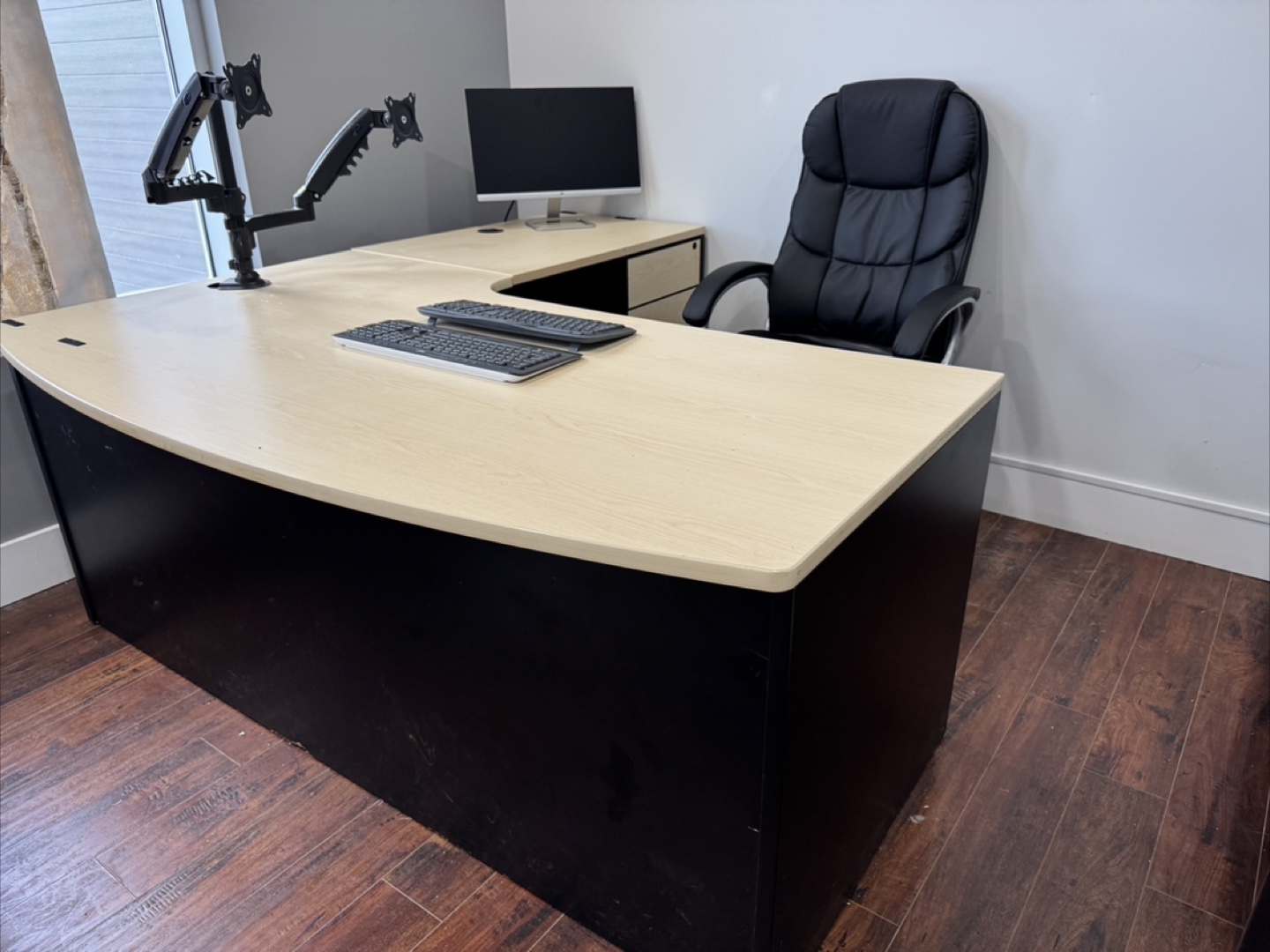 Office Desk+Chairs - photo 3