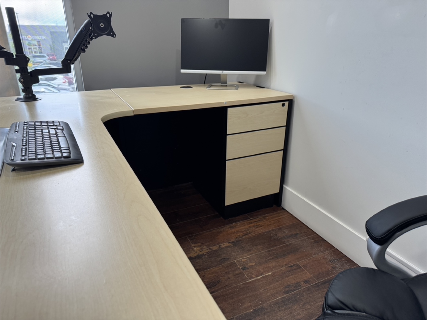 Office Desk+Chairs - photo 5
