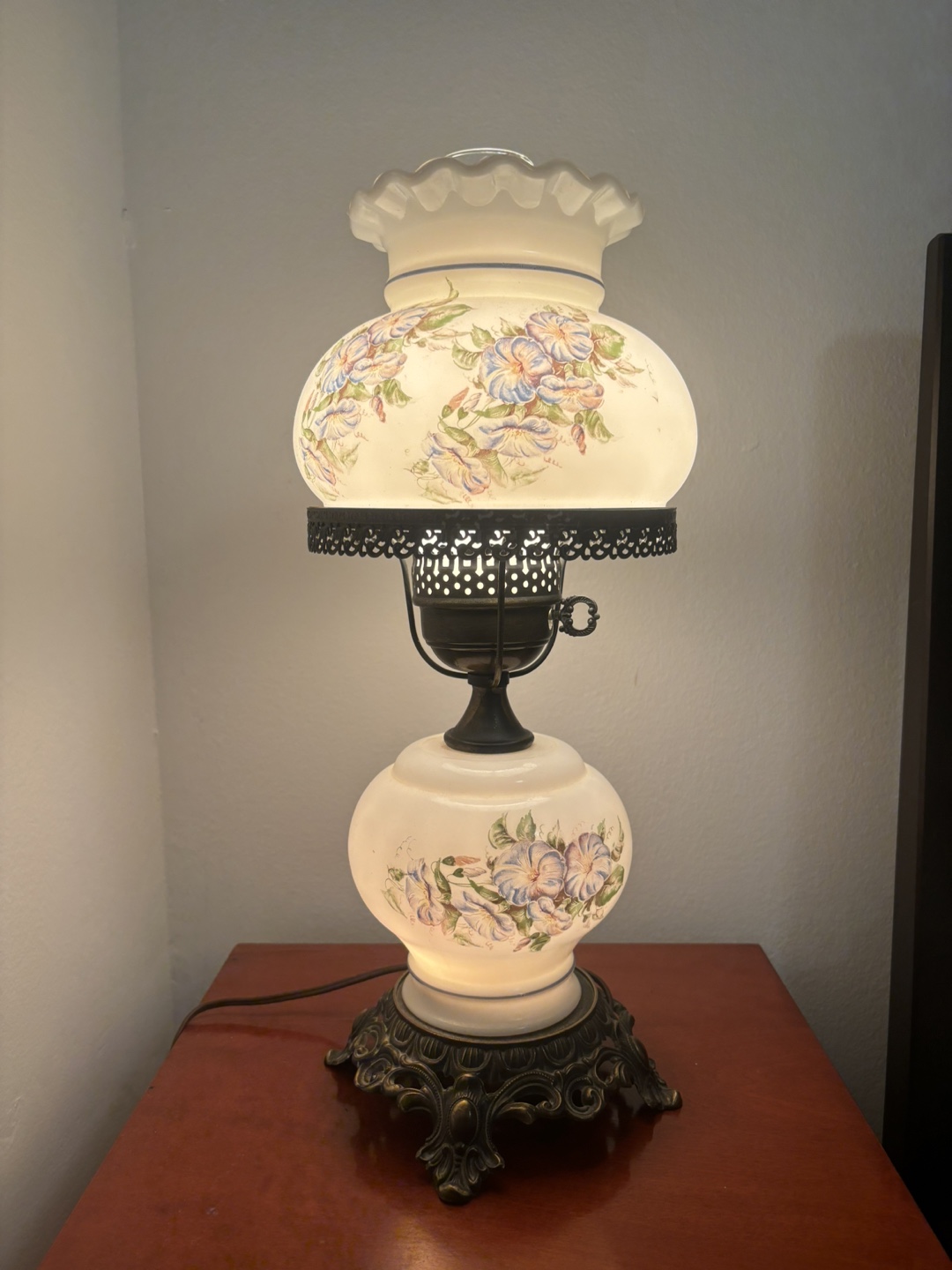 Vintage Floral Parlour Lamp