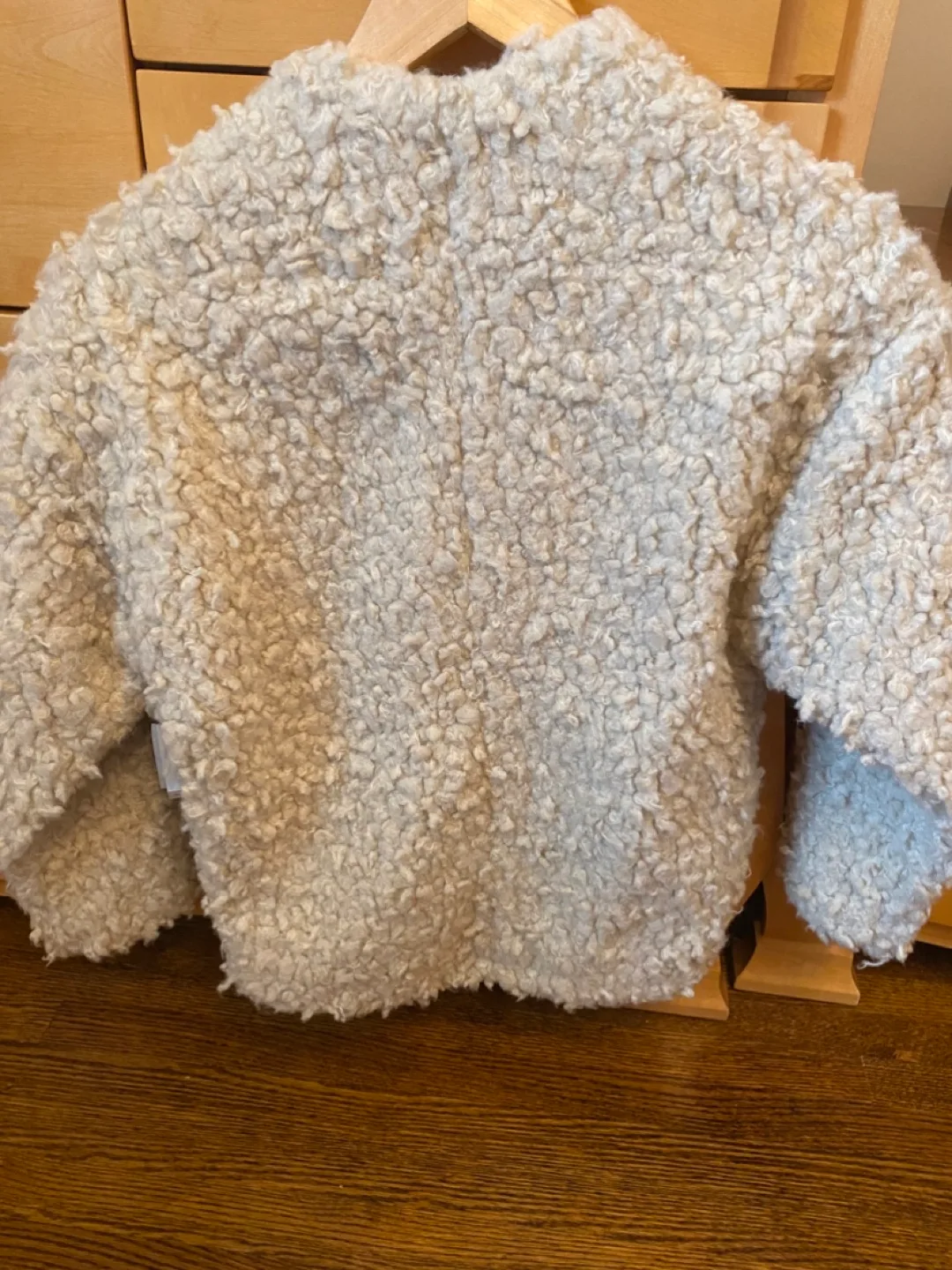 BNWT Girls Sherpa Jacket - Size L (10-12) image indicator(2)