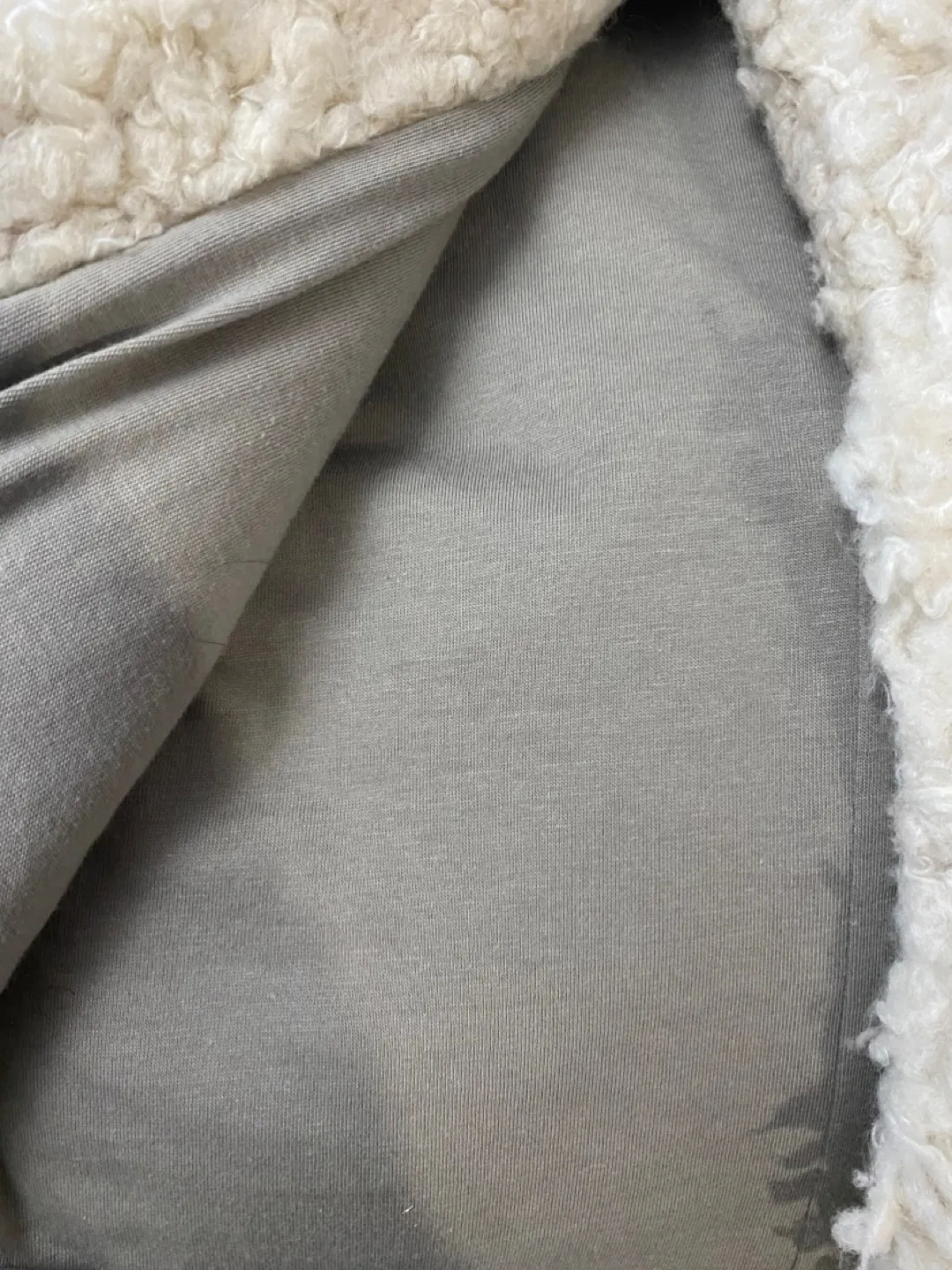 BNWT Girls Sherpa Jacket - Size L (10-12) image indicator(7)