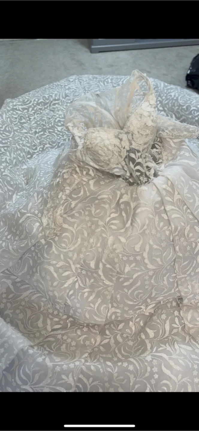 Wedding Dress - White, Floral Pattern image indicator(6)