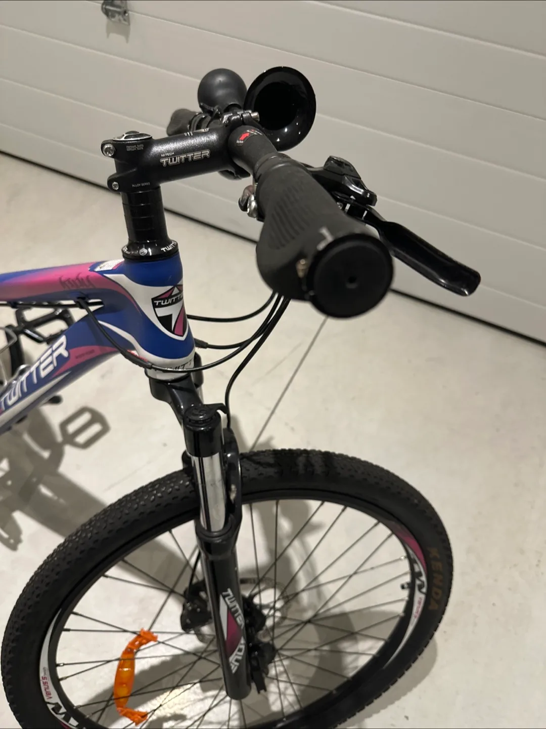 Customized Twitter Venus 26 inch Mountain Bike for women image indicator(3)