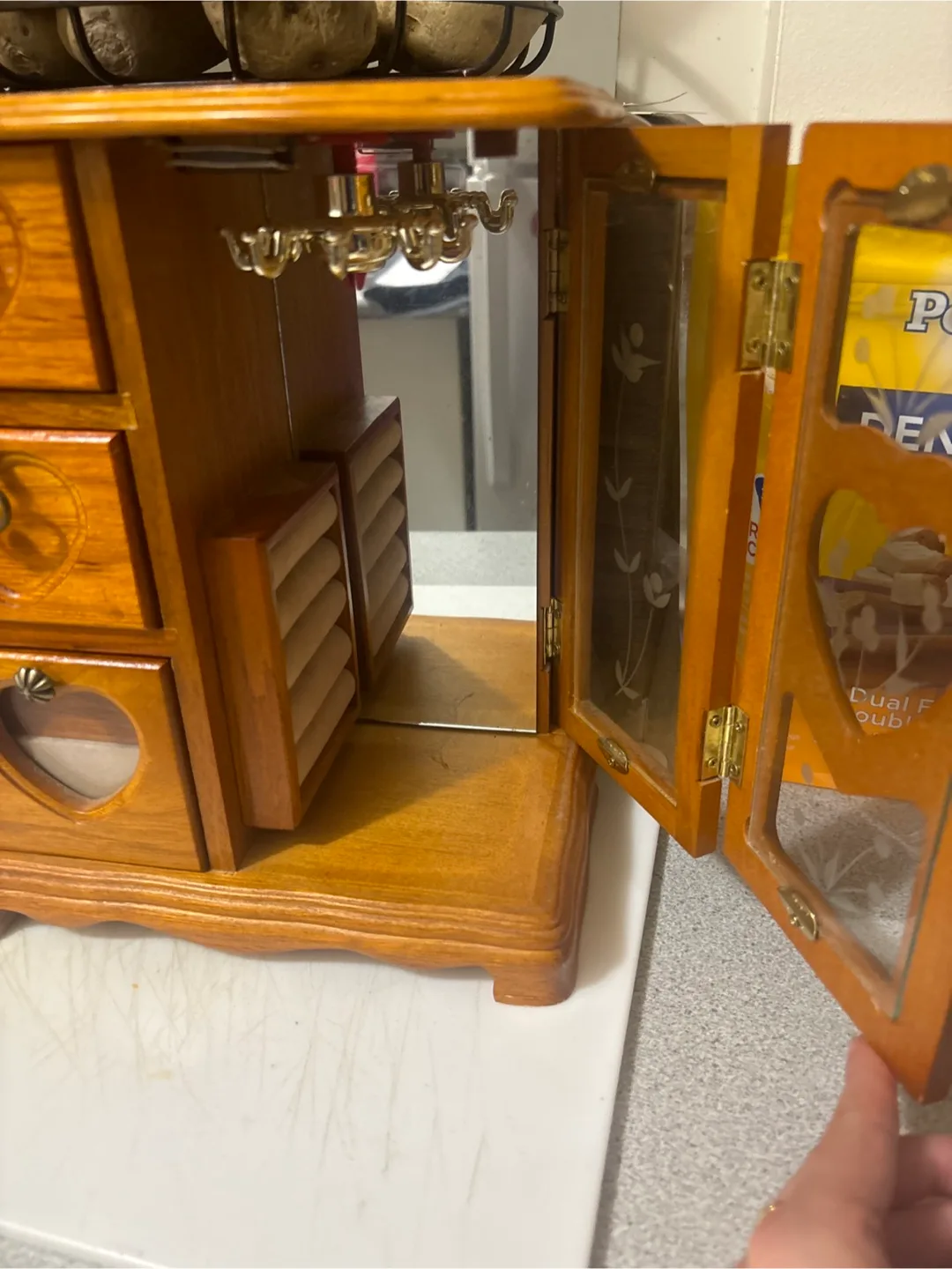 Wooden Jewellery Box with Heart Details image indicator(3)