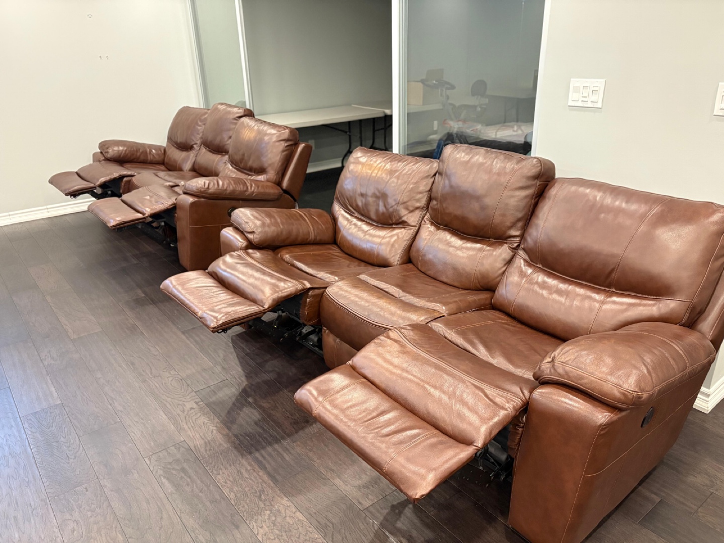 FREE Recliner Sofas – Grab Them ASAP!