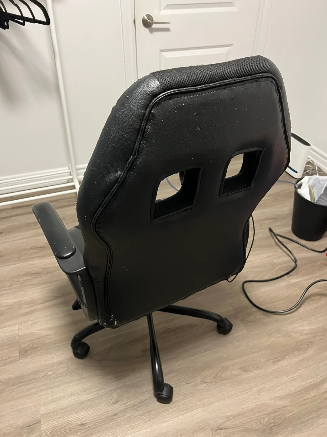 Black leather Gaming Chair image indicator(3)