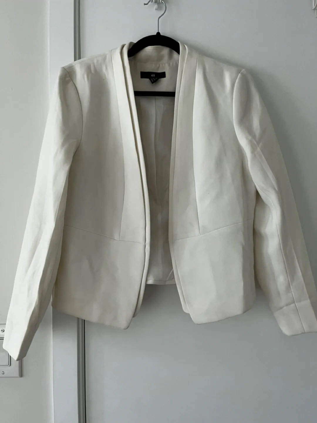 H&M Cream Blazer - Size 14 thumbnail