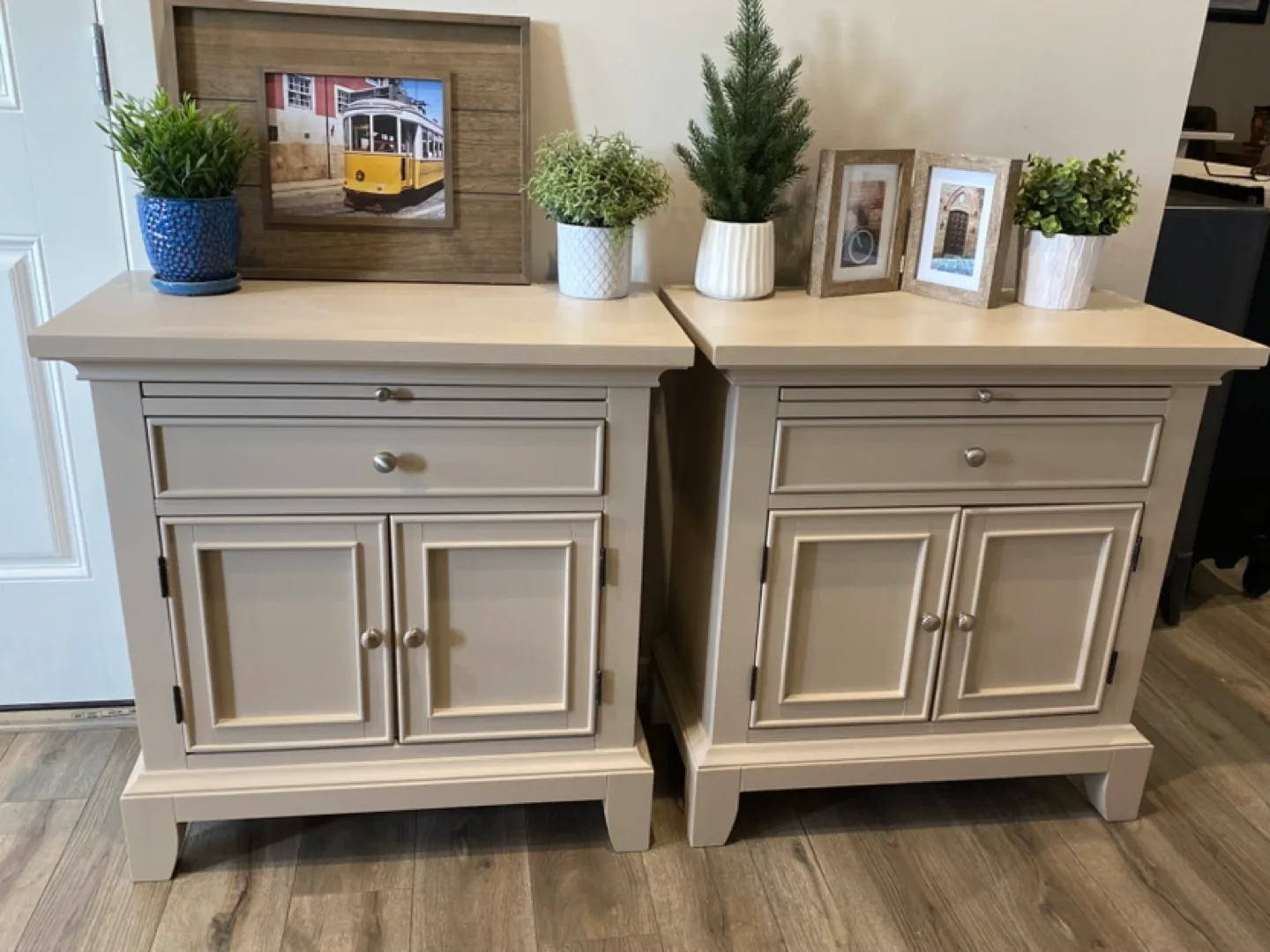 Hardwood King Nightstands Warm Taupe thumbnail