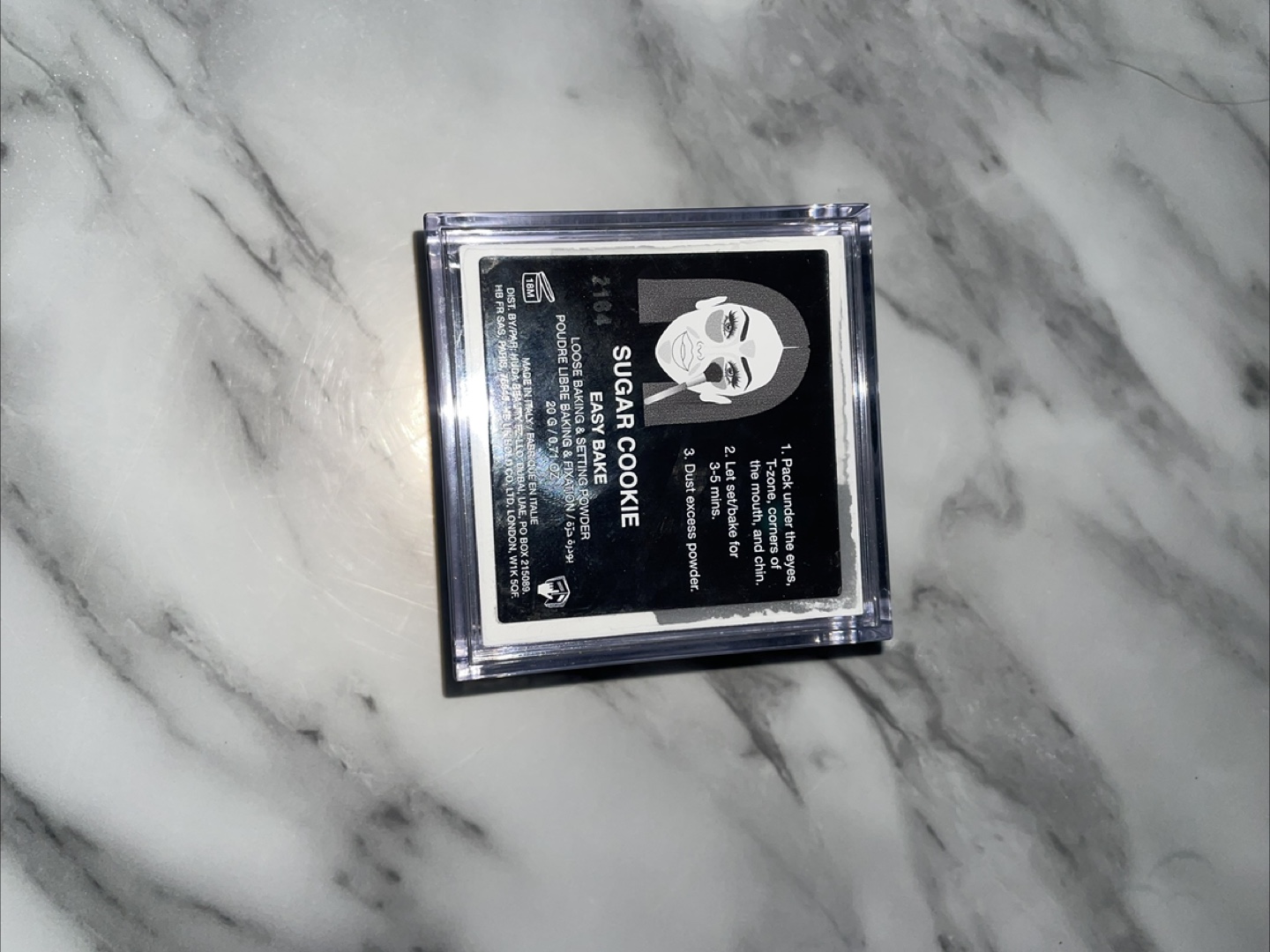 Huda Beauty Easy Bake Loose Baking & Setting Powder - photo 2
