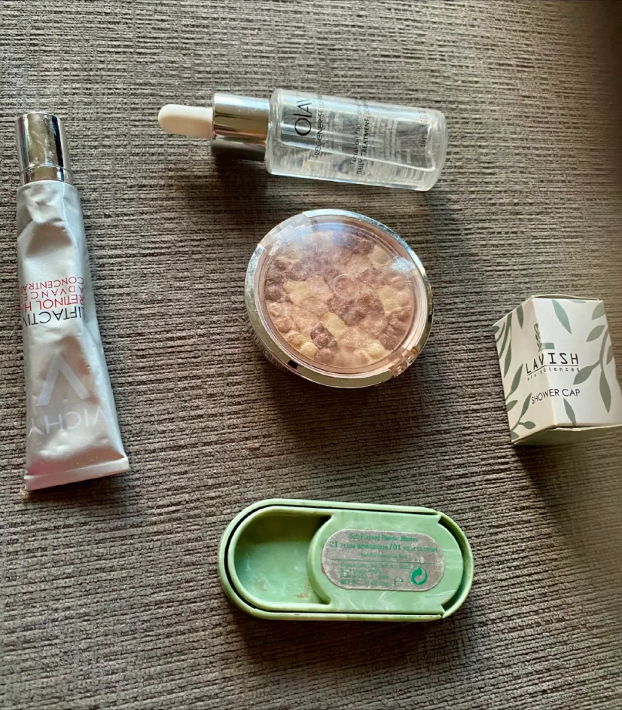 Free -cycle Mixed Beauty Lot: Vichy, Olay, Lavish, Plum Gorgeous thumbnail