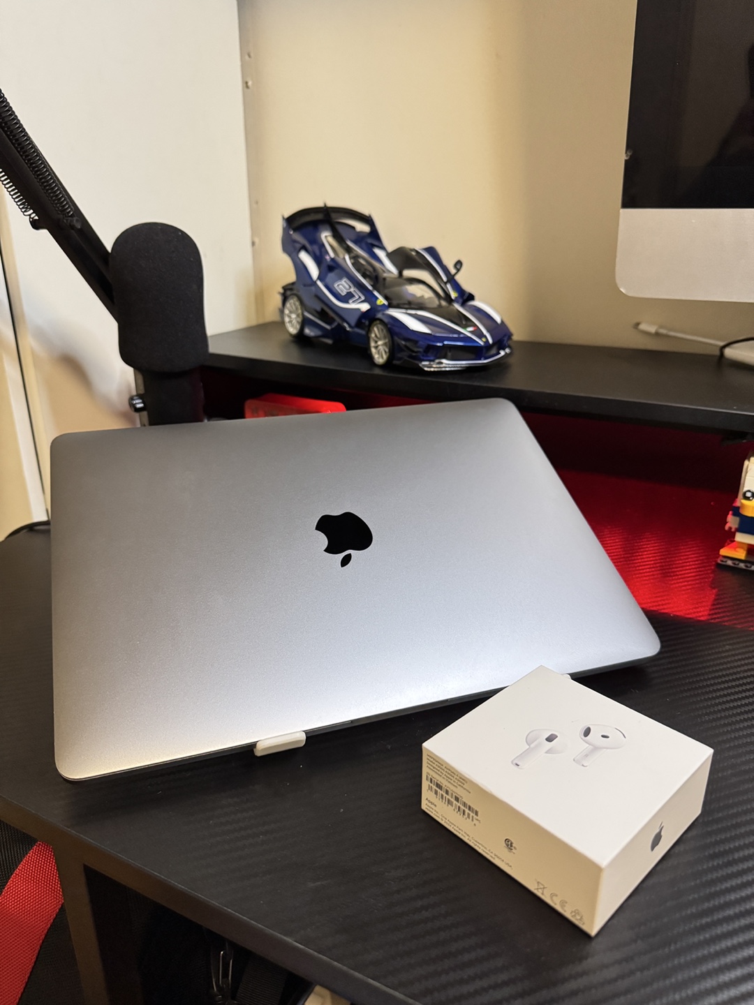 MacBook Pro 13” (2017) – 16GB RAM / 512GB SSD