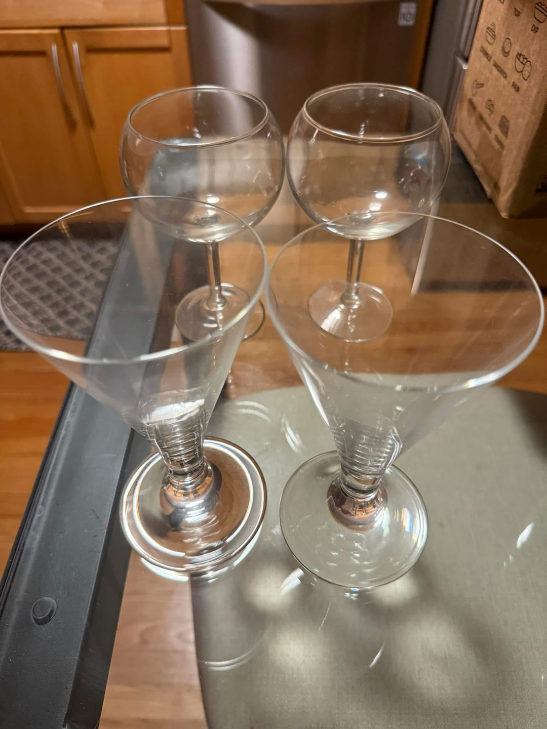 Set of 4 Martini & Wine Glasses - photo 2