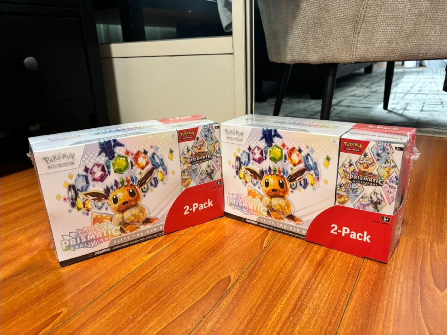 Pokémon TCG: Prismatic Evolutions Elite Trainer Box Bundle image indicator(2)