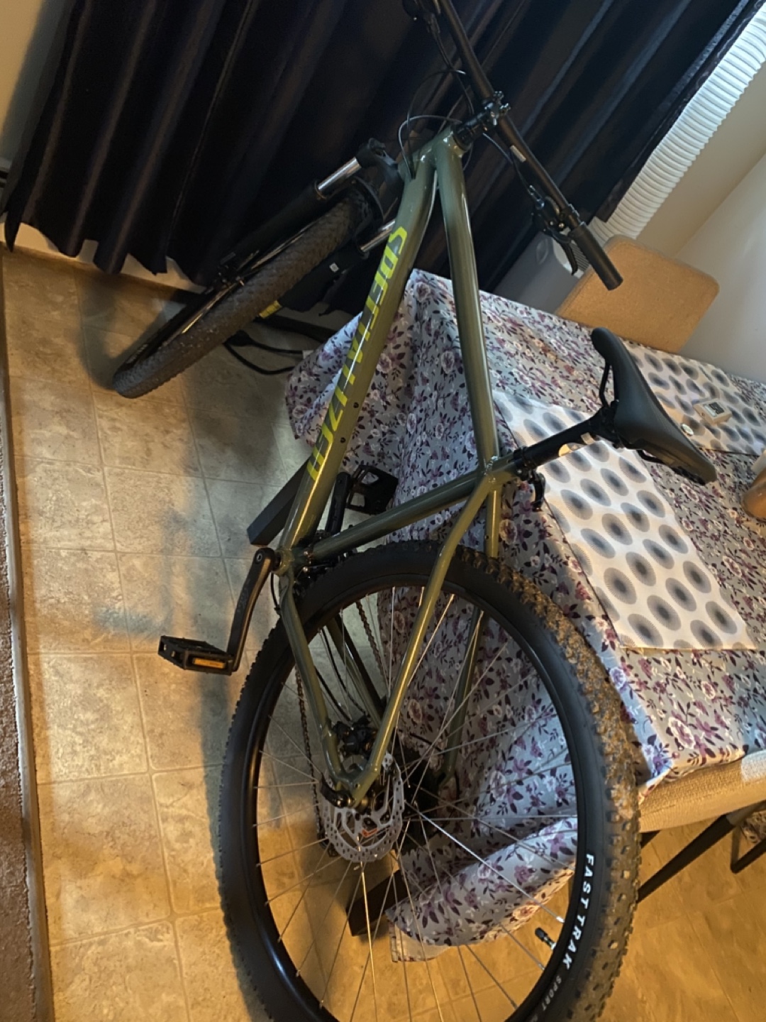 Specialized Mountain Bike - Green - photo 4