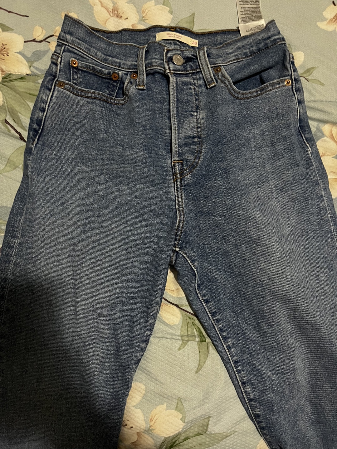 Levi's wedgie straight Jeans, Size 28