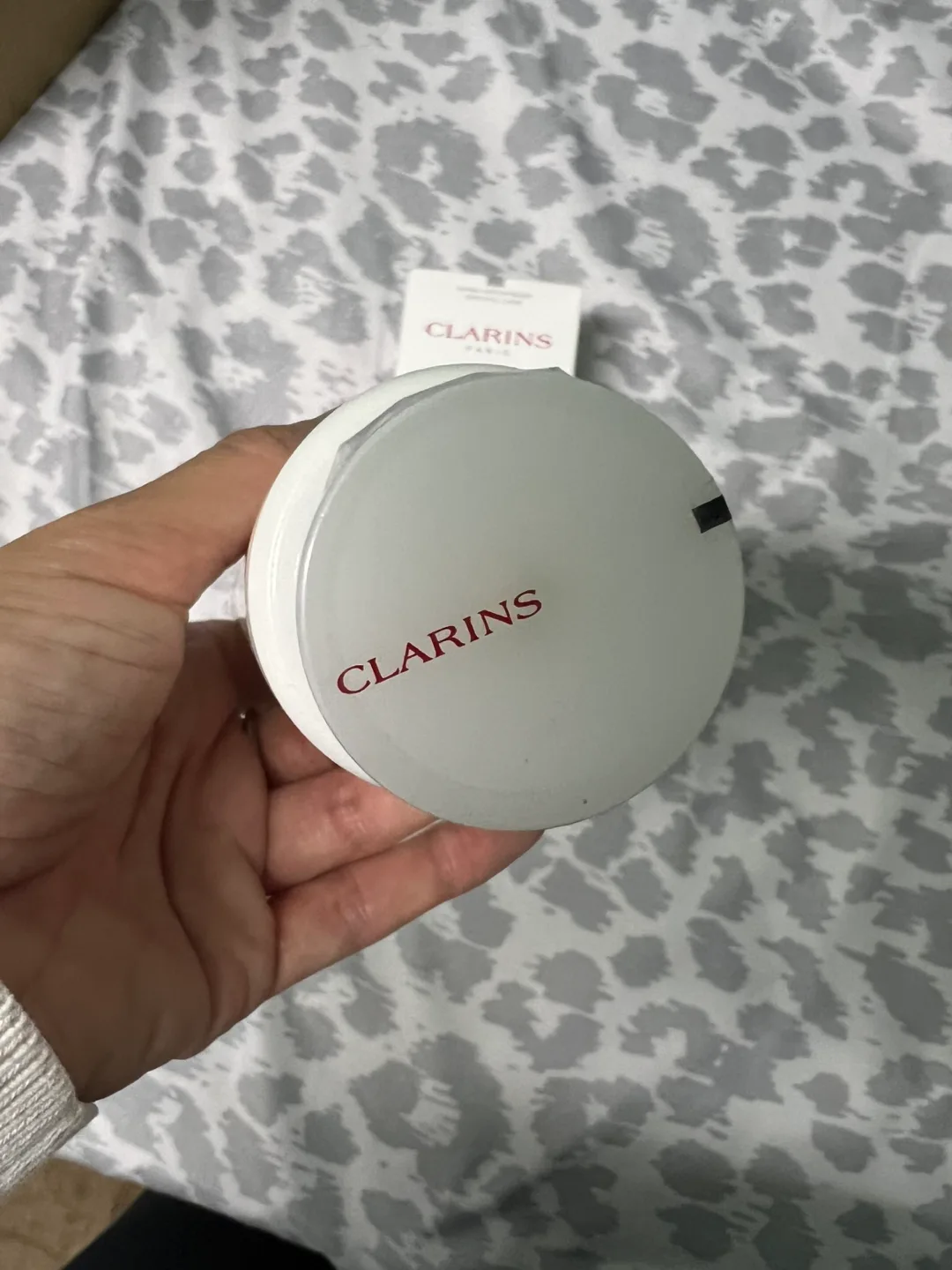 Clarins Hand and Nail Treatment Cream (100ml) image indicator(2)
